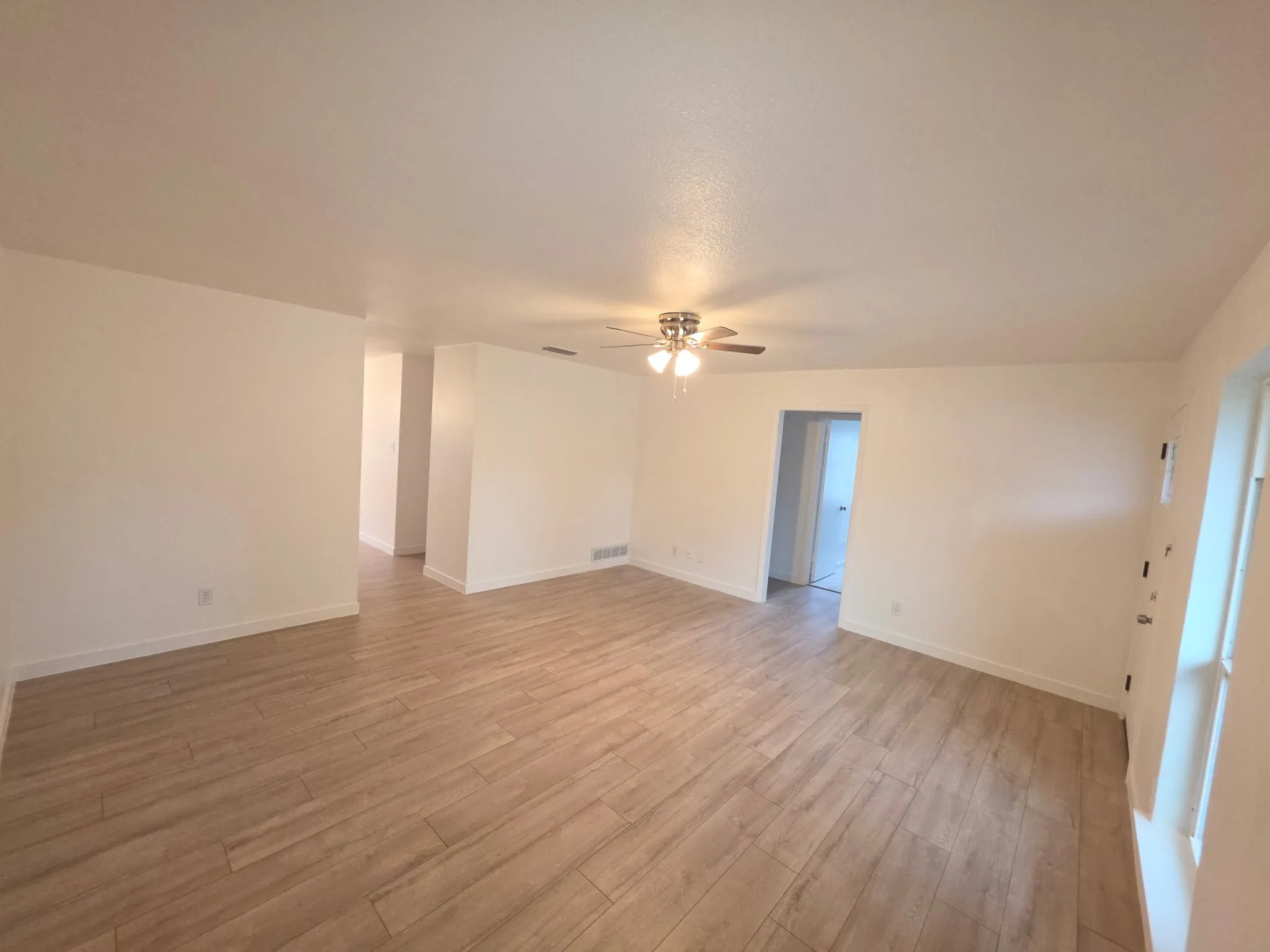 Single Family Residence For Sale in Denton County , 3522 Valley View Road, Denton, Texas 76209, 3 Bedroom, 2 Bathroom, Garage spaces, 1,507 Sqft, built in 1968, mls#21380802, Real Estate Agent in Denton, Homes For Sale in Denton county, Homes For Sale in Denton, Realtor in Denton Texas, Real Estate Brokerage Independent Realty Texas, Luminita Cordes Realtor