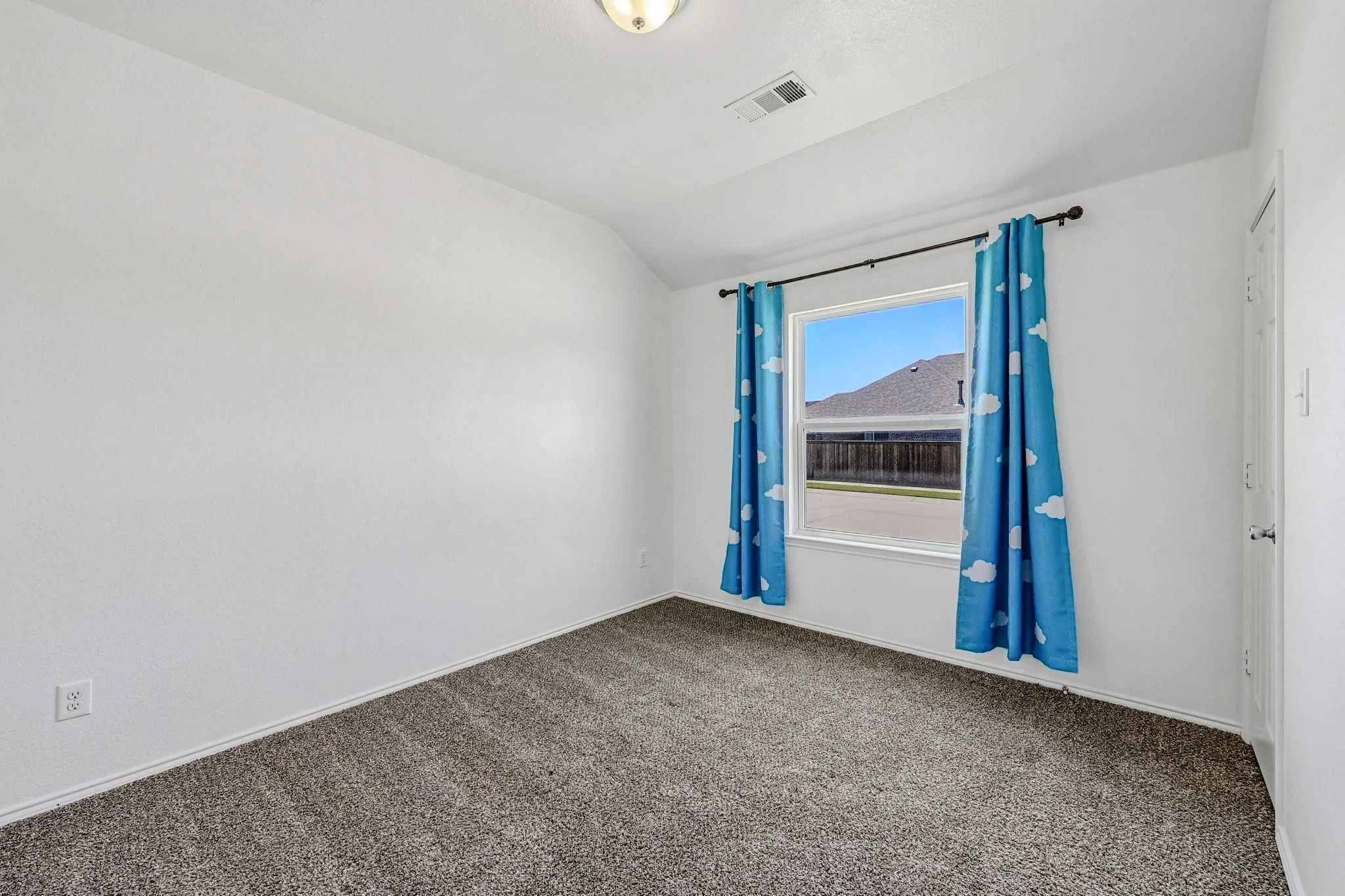 Single Family Residence For Rent in Collin County , 512 Stableford Street, Celina, Texas 75009, 4 Bedroom, 3 Bathroom, 2 Garage spaces, 2,123 Sqft, built in 2015, mls#21386654, Real Estate Agent in Celina, Homes For Rent in Collin county, Homes For Rent in Celina, Realtor in Celina Texas, Real Estate Brokerage Independent Realty Texas, Luminita Cordes Realtor