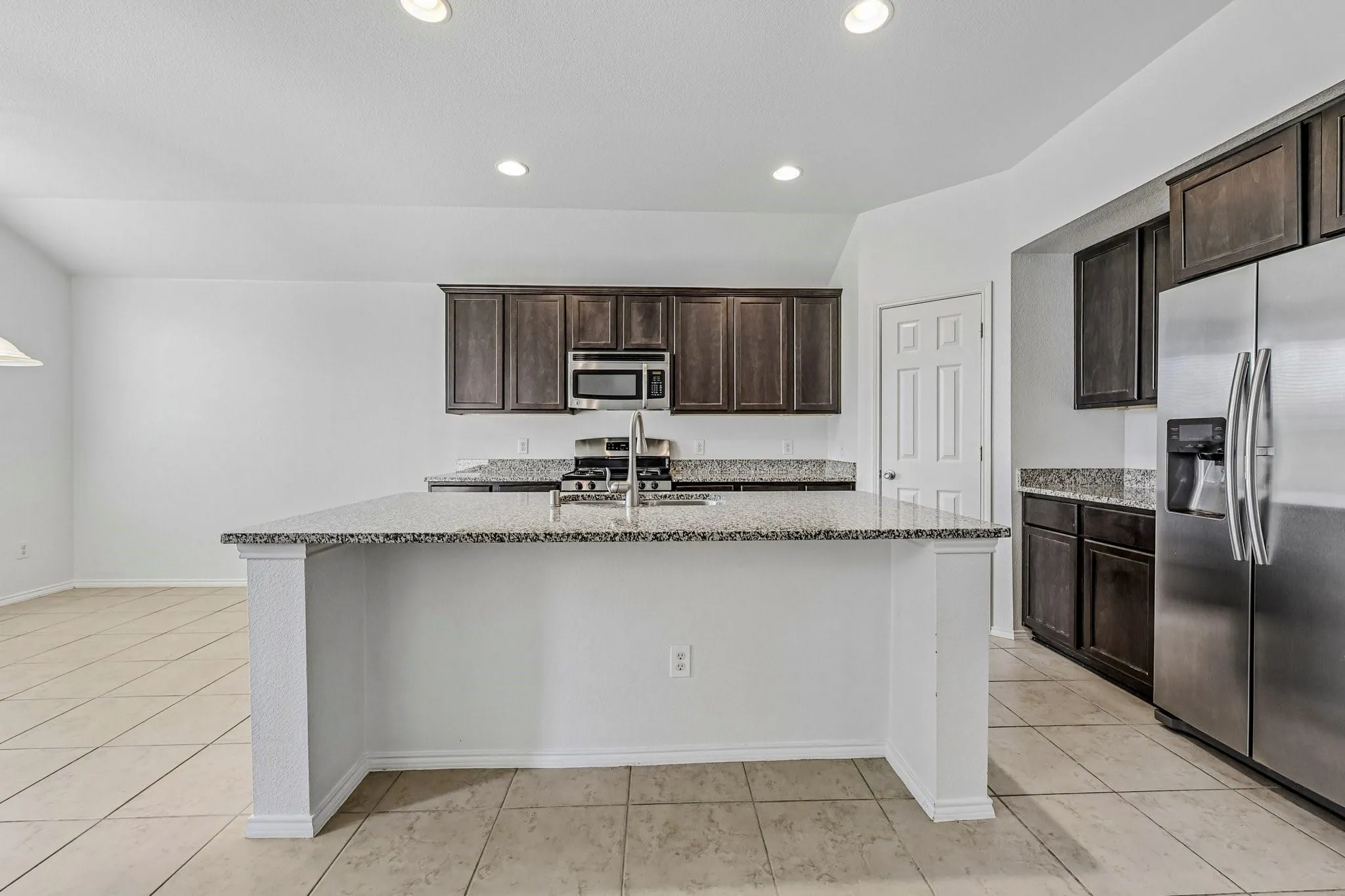 Single Family Residence For Rent in Collin County , 512 Stableford Street, Celina, Texas 75009, 4 Bedroom, 3 Bathroom, 2 Garage spaces, 2,123 Sqft, built in 2015, mls#21386654, Real Estate Agent in Celina, Homes For Rent in Collin county, Homes For Rent in Celina, Realtor in Celina Texas, Real Estate Brokerage Independent Realty Texas, Luminita Cordes Realtor