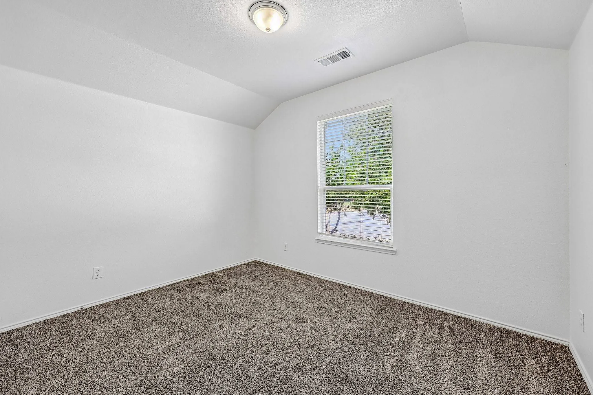 Single Family Residence For Rent in Collin County , 512 Stableford Street, Celina, Texas 75009, 4 Bedroom, 3 Bathroom, 2 Garage spaces, 2,123 Sqft, built in 2015, mls#21386654, Real Estate Agent in Celina, Homes For Rent in Collin county, Homes For Rent in Celina, Realtor in Celina Texas, Real Estate Brokerage Independent Realty Texas, Luminita Cordes Realtor