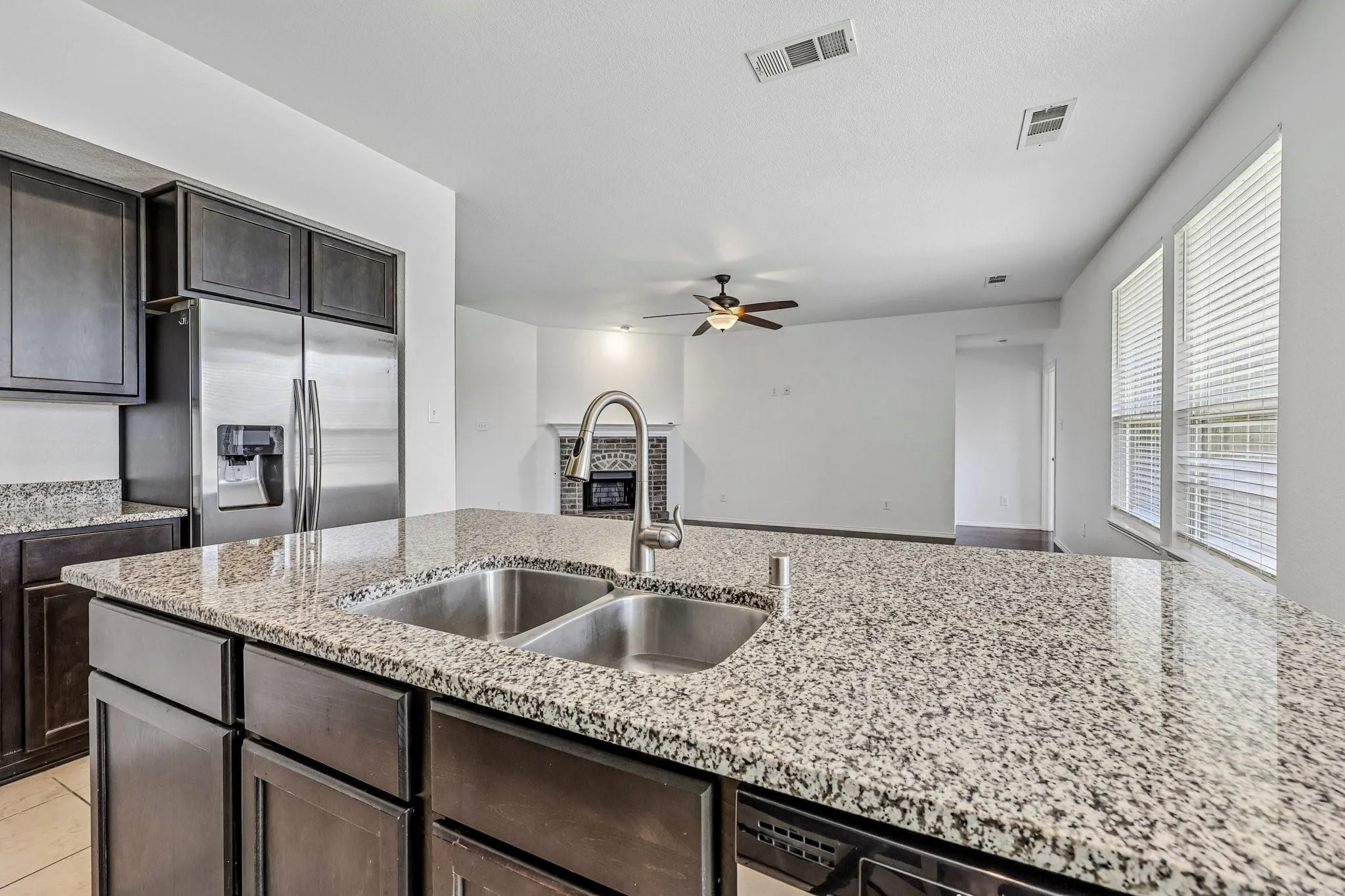 Single Family Residence For Rent in Collin County , 512 Stableford Street, Celina, Texas 75009, 4 Bedroom, 3 Bathroom, 2 Garage spaces, 2,123 Sqft, built in 2015, mls#21386654, Real Estate Agent in Celina, Homes For Rent in Collin county, Homes For Rent in Celina, Realtor in Celina Texas, Real Estate Brokerage Independent Realty Texas, Luminita Cordes Realtor
