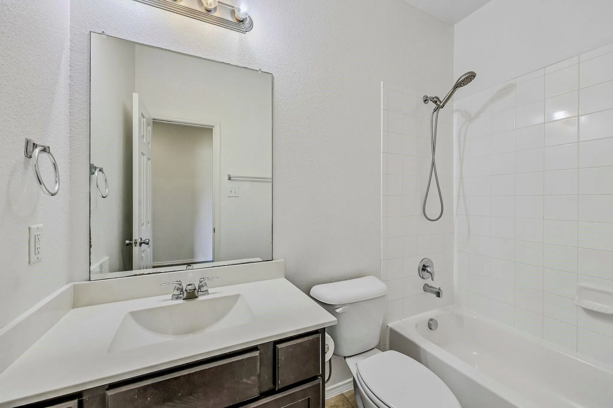 Single Family Residence For Rent in Collin County , 512 Stableford Street, Celina, Texas 75009, 4 Bedroom, 3 Bathroom, 2 Garage spaces, 2,123 Sqft, built in 2015, mls#21386654, Real Estate Agent in Celina, Homes For Rent in Collin county, Homes For Rent in Celina, Realtor in Celina Texas, Real Estate Brokerage Independent Realty Texas, Luminita Cordes Realtor