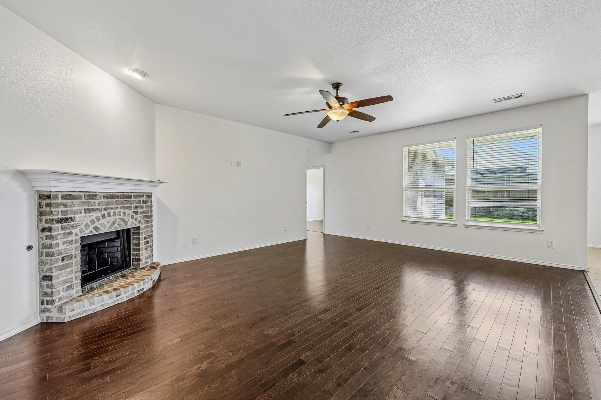 Single Family Residence For Rent in Collin County , 512 Stableford Street, Celina, Texas 75009, 4 Bedroom, 3 Bathroom, 2 Garage spaces, 2,123 Sqft, built in 2015, mls#21386654, Real Estate Agent in Celina, Homes For Rent in Collin county, Homes For Rent in Celina, Realtor in Celina Texas, Real Estate Brokerage Independent Realty Texas, Luminita Cordes Realtor