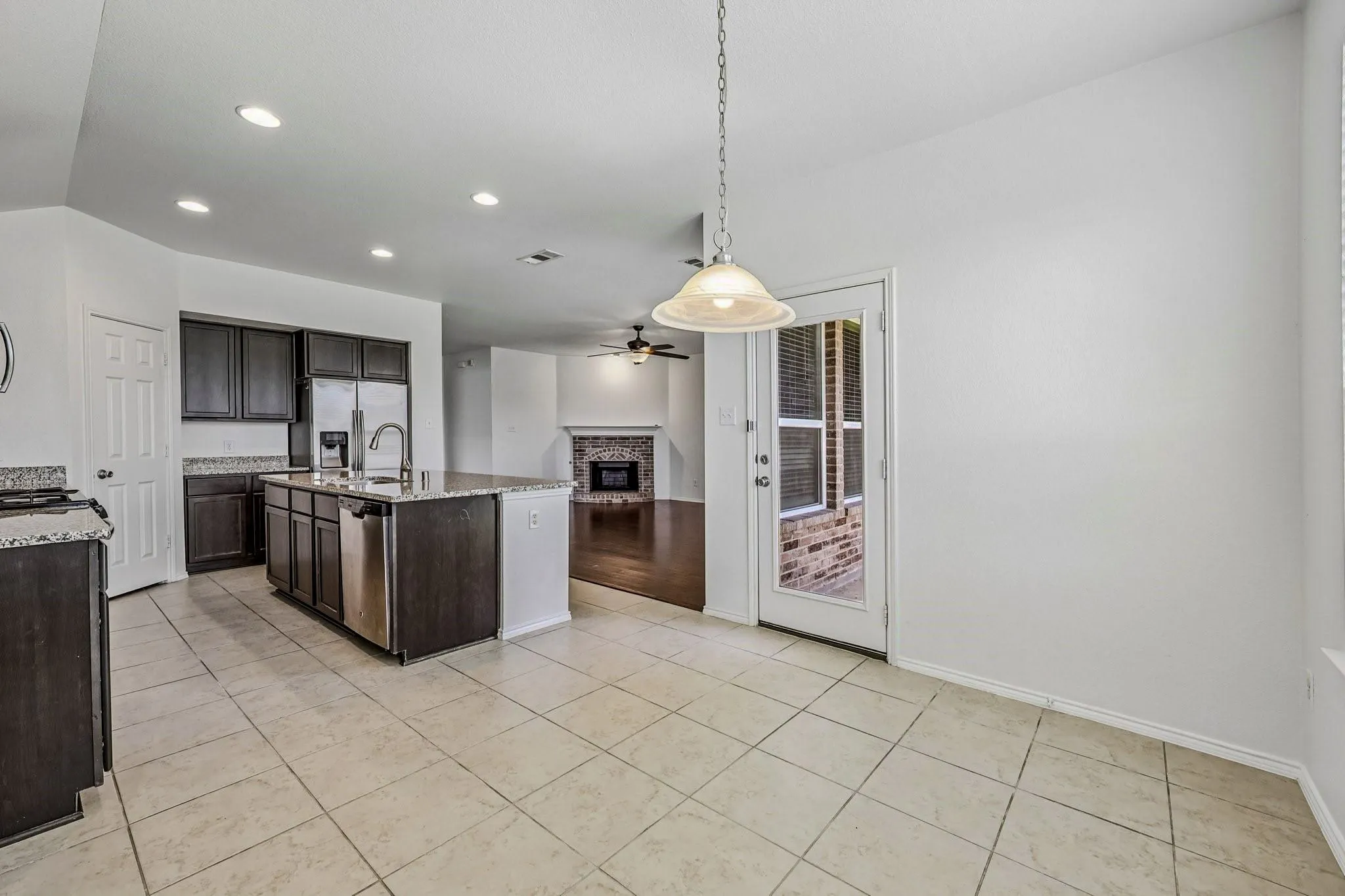 Single Family Residence For Rent in Collin County , 512 Stableford Street, Celina, Texas 75009, 4 Bedroom, 3 Bathroom, 2 Garage spaces, 2,123 Sqft, built in 2015, mls#21386654, Real Estate Agent in Celina, Homes For Rent in Collin county, Homes For Rent in Celina, Realtor in Celina Texas, Real Estate Brokerage Independent Realty Texas, Luminita Cordes Realtor