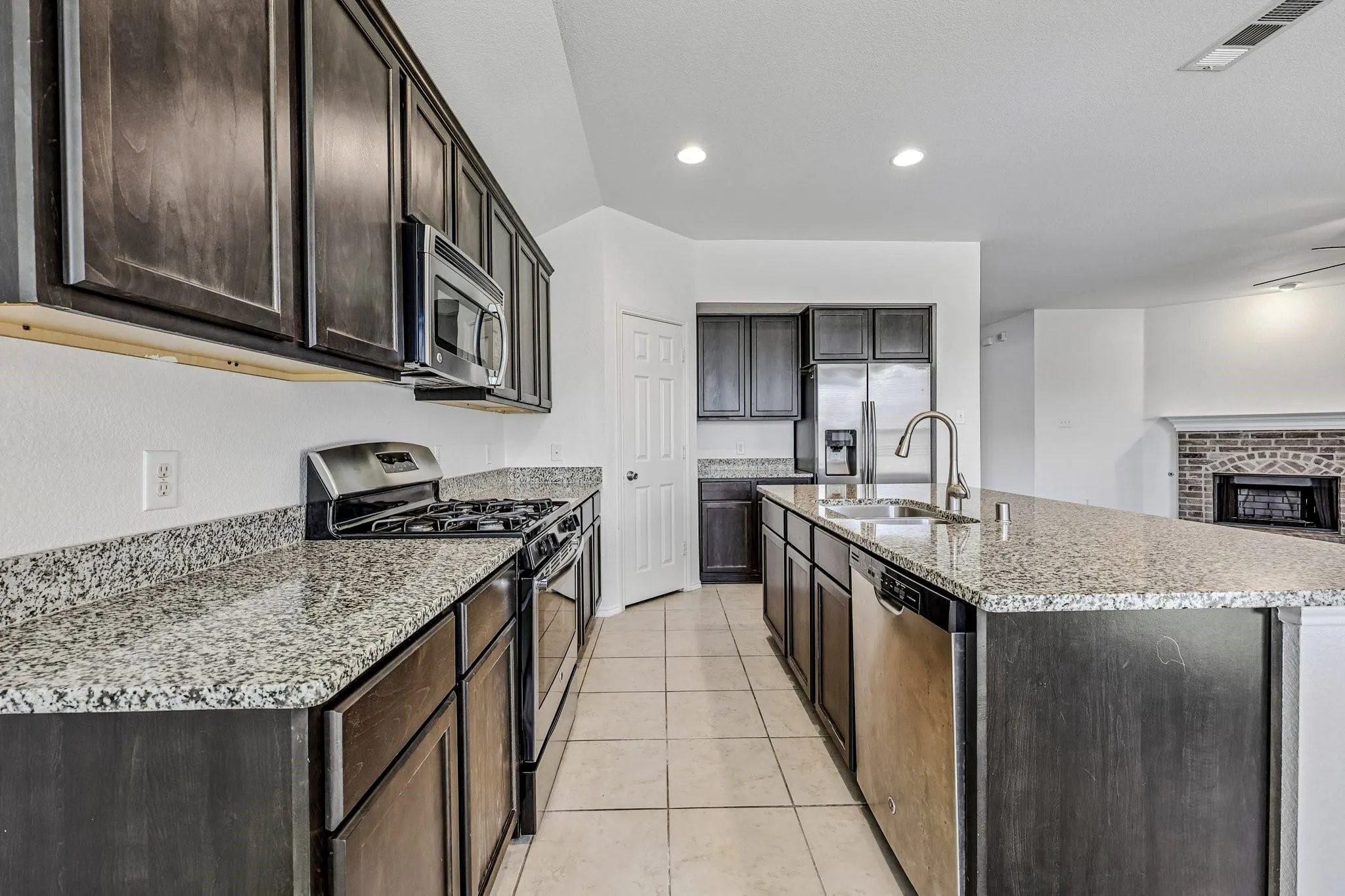 Single Family Residence For Rent in Collin County , 512 Stableford Street, Celina, Texas 75009, 4 Bedroom, 3 Bathroom, 2 Garage spaces, 2,123 Sqft, built in 2015, mls#21386654, Real Estate Agent in Celina, Homes For Rent in Collin county, Homes For Rent in Celina, Realtor in Celina Texas, Real Estate Brokerage Independent Realty Texas, Luminita Cordes Realtor