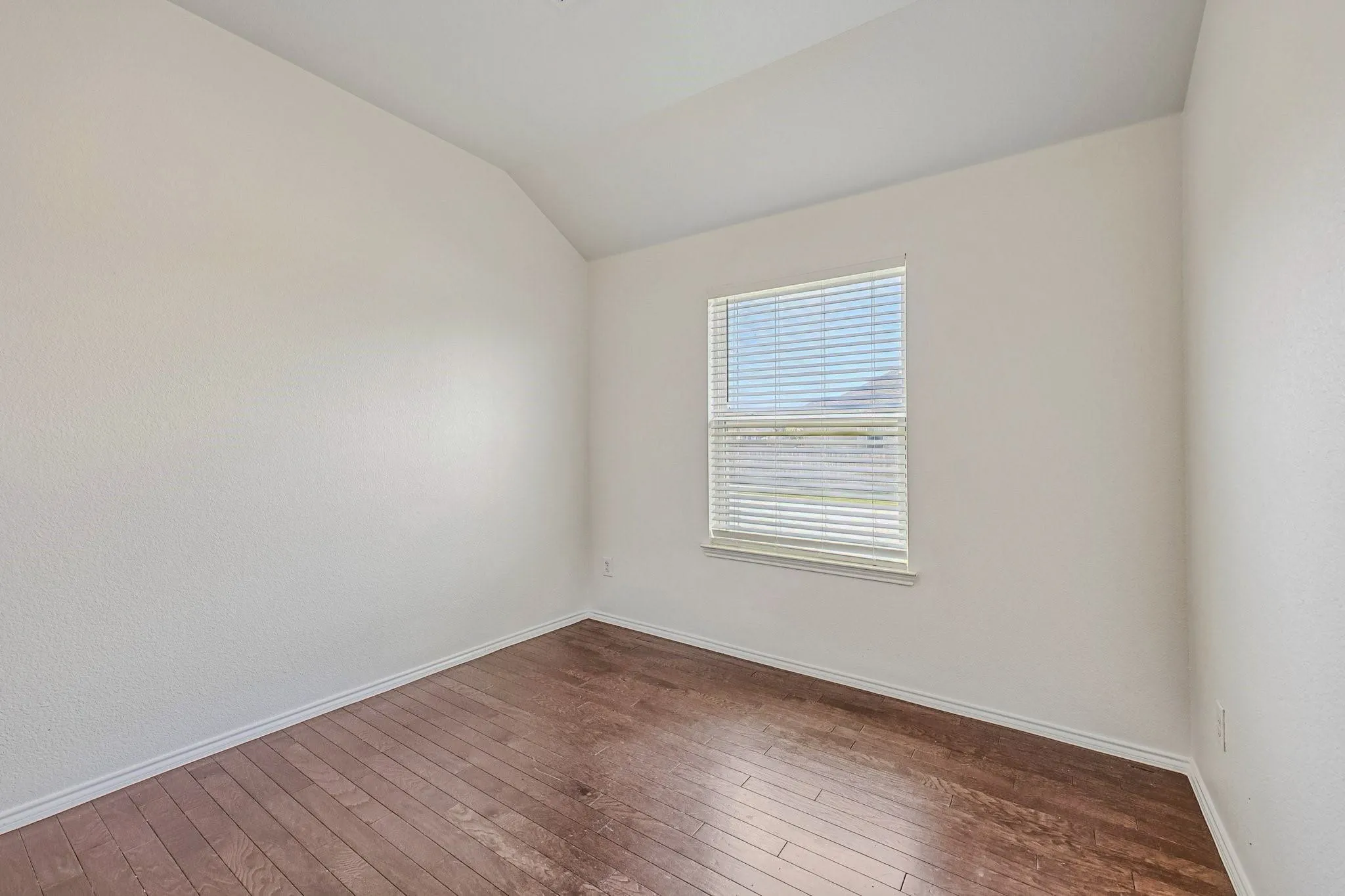 Single Family Residence For Rent in Collin County , 512 Stableford Street, Celina, Texas 75009, 4 Bedroom, 3 Bathroom, 2 Garage spaces, 2,123 Sqft, built in 2015, mls#21386654, Real Estate Agent in Celina, Homes For Rent in Collin county, Homes For Rent in Celina, Realtor in Celina Texas, Real Estate Brokerage Independent Realty Texas, Luminita Cordes Realtor