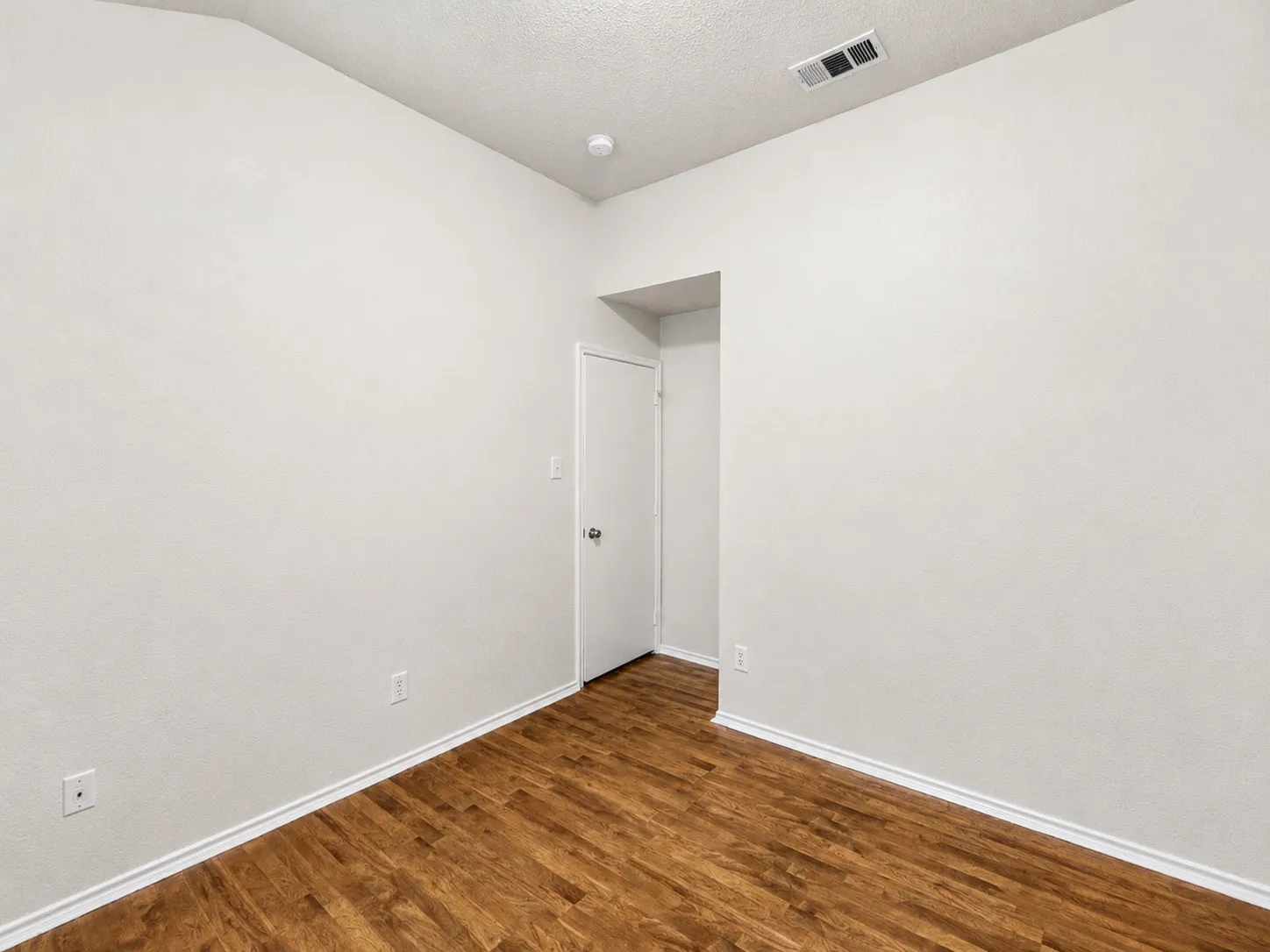 Single Family Residence For Rent in Collin County , 3320 Truman Street, Mc Kinney, Texas 75071, 3 Bedroom, 2 Bathroom, 1 Garage spaces, 1,787 Sqft, built in 2003, mls#21386655, Real Estate Agent in Mc Kinney, Homes For Rent in Collin county, Homes For Rent in Mc Kinney, Realtor in Mc Kinney Texas, Real Estate Brokerage Independent Realty Texas, Luminita Cordes Realtor