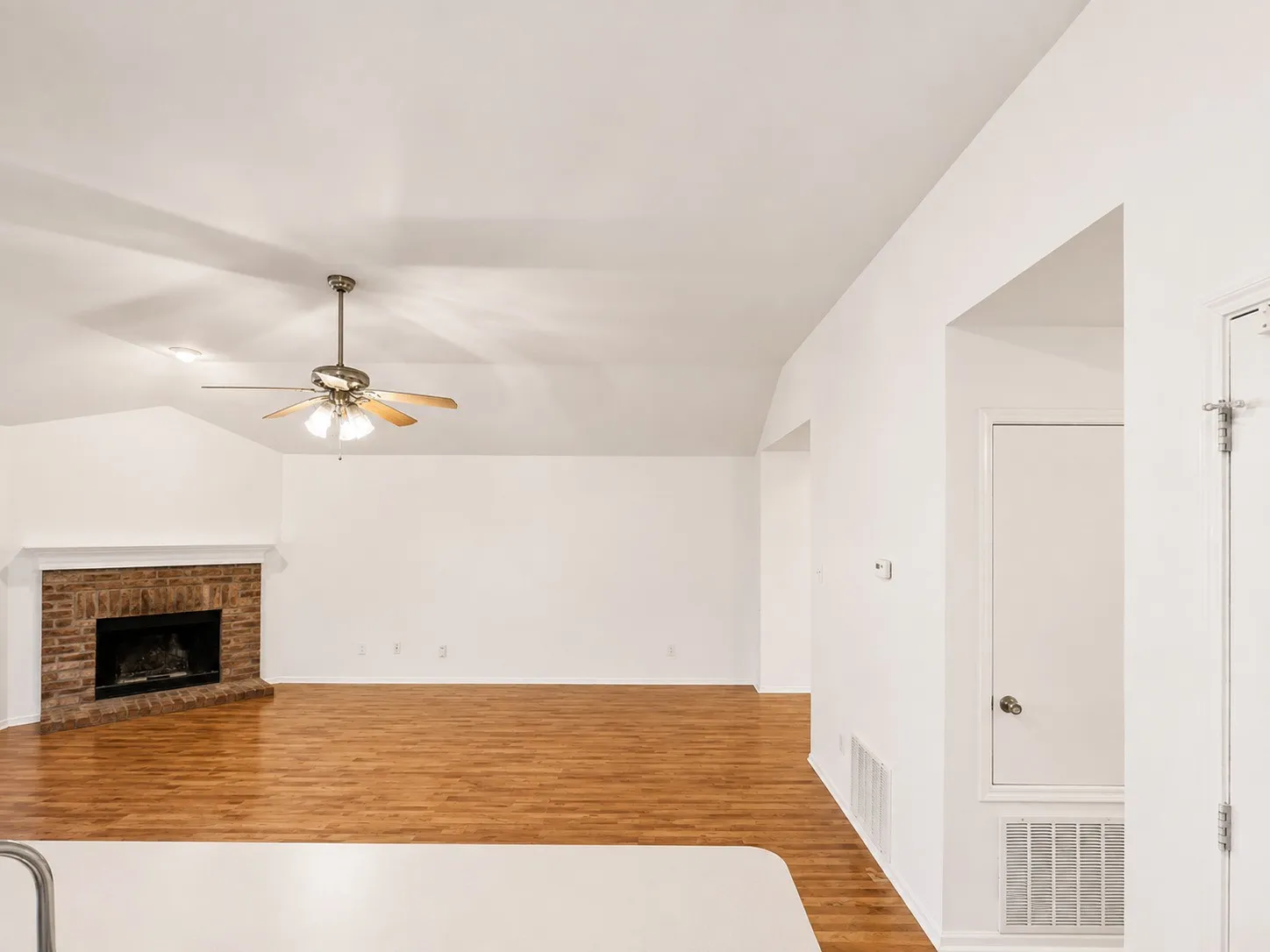 Single Family Residence For Rent in Collin County , 3320 Truman Street, Mc Kinney, Texas 75071, 3 Bedroom, 2 Bathroom, 1 Garage spaces, 1,787 Sqft, built in 2003, mls#21386655, Real Estate Agent in Mc Kinney, Homes For Rent in Collin county, Homes For Rent in Mc Kinney, Realtor in Mc Kinney Texas, Real Estate Brokerage Independent Realty Texas, Luminita Cordes Realtor