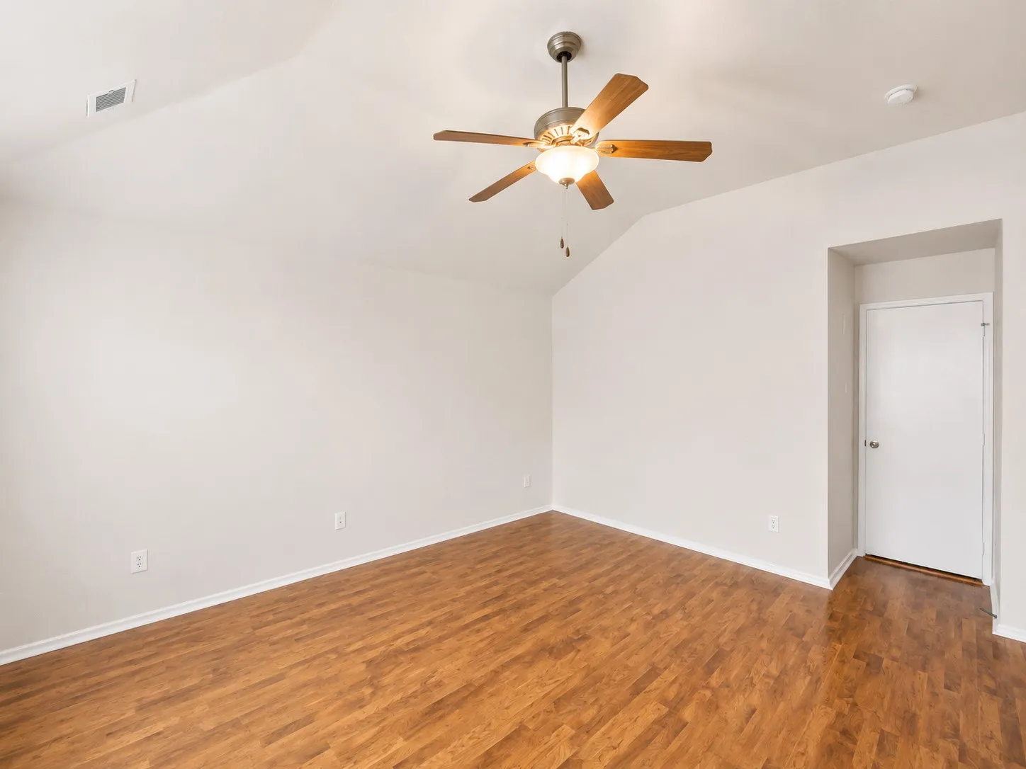 Single Family Residence For Rent in Collin County , 3320 Truman Street, Mc Kinney, Texas 75071, 3 Bedroom, 2 Bathroom, 1 Garage spaces, 1,787 Sqft, built in 2003, mls#21386655, Real Estate Agent in Mc Kinney, Homes For Rent in Collin county, Homes For Rent in Mc Kinney, Realtor in Mc Kinney Texas, Real Estate Brokerage Independent Realty Texas, Luminita Cordes Realtor