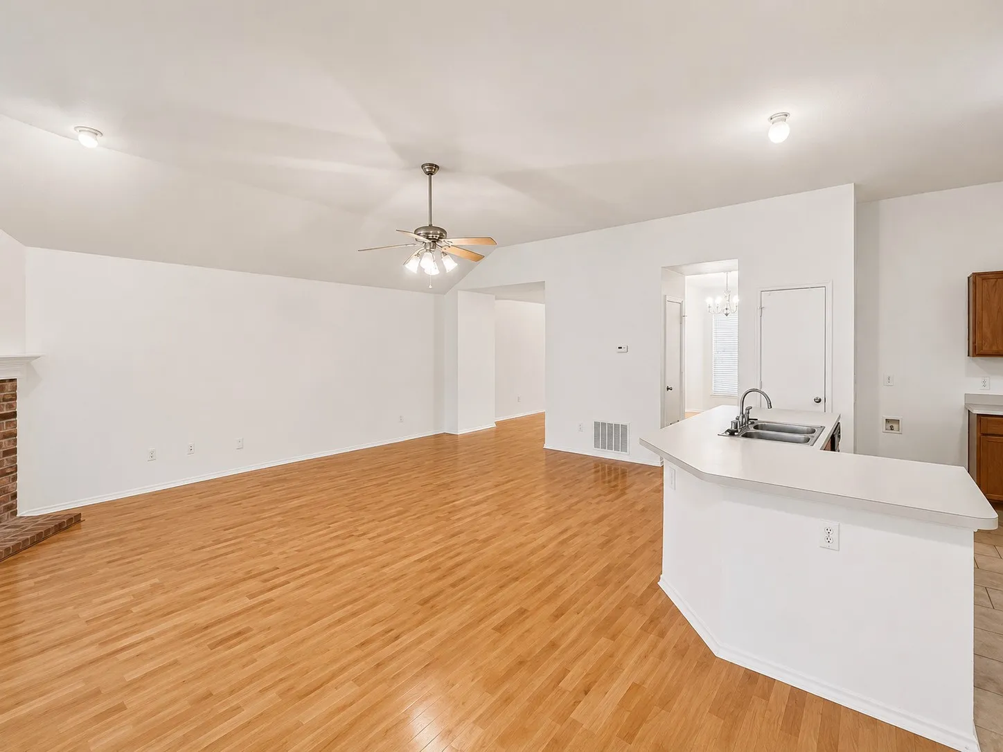 Single Family Residence For Rent in Collin County , 3320 Truman Street, Mc Kinney, Texas 75071, 3 Bedroom, 2 Bathroom, 1 Garage spaces, 1,787 Sqft, built in 2003, mls#21386655, Real Estate Agent in Mc Kinney, Homes For Rent in Collin county, Homes For Rent in Mc Kinney, Realtor in Mc Kinney Texas, Real Estate Brokerage Independent Realty Texas, Luminita Cordes Realtor