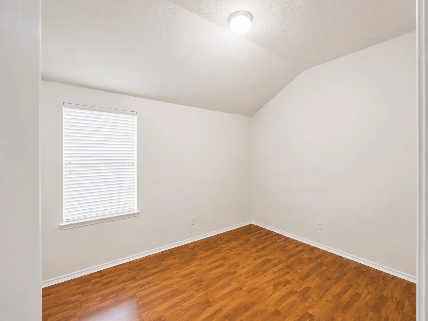 Single Family Residence For Rent in Collin County , 3320 Truman Street, Mc Kinney, Texas 75071, 3 Bedroom, 2 Bathroom, 1 Garage spaces, 1,787 Sqft, built in 2003, mls#21386655, Real Estate Agent in Mc Kinney, Homes For Rent in Collin county, Homes For Rent in Mc Kinney, Realtor in Mc Kinney Texas, Real Estate Brokerage Independent Realty Texas, Luminita Cordes Realtor