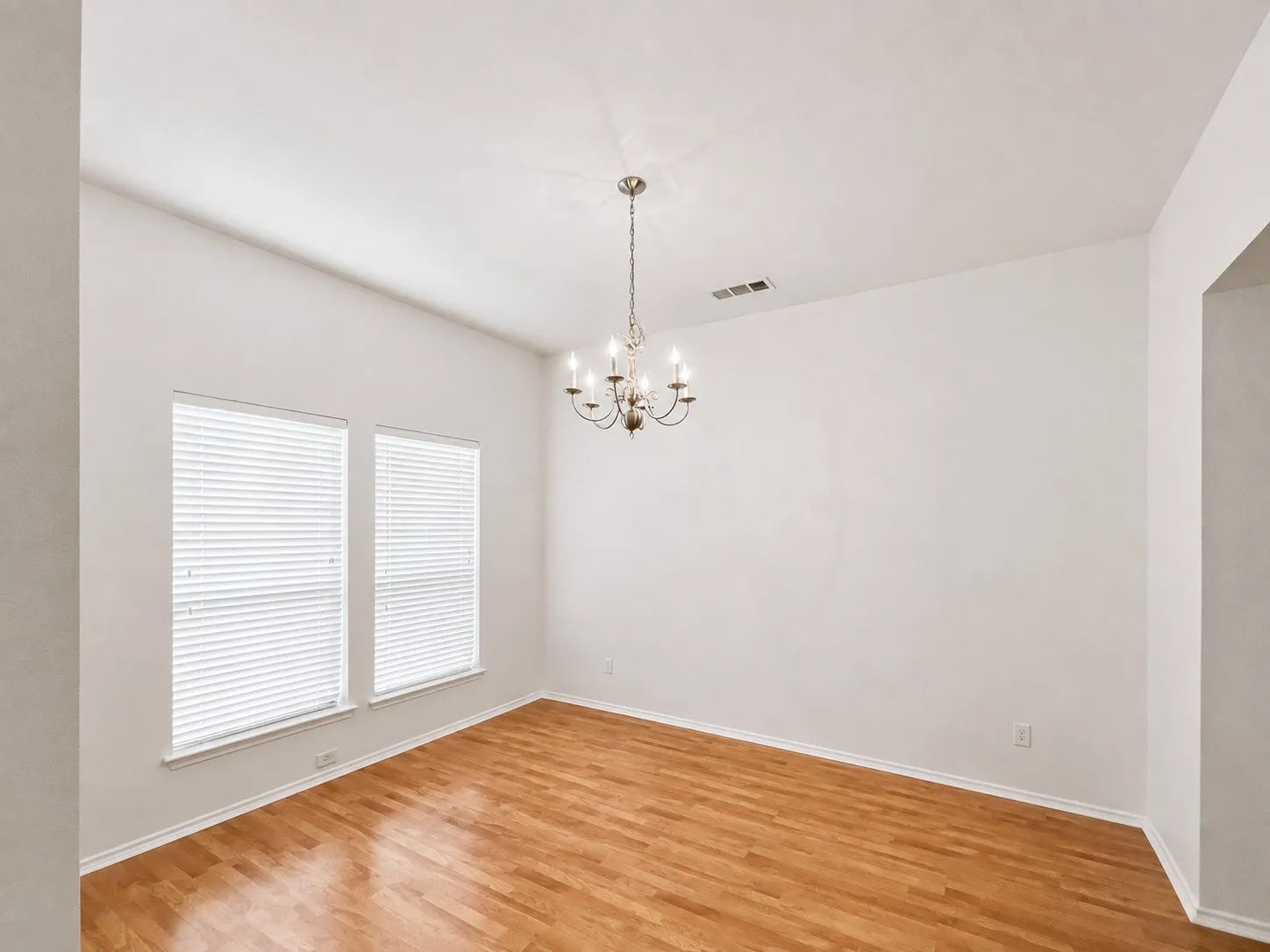 Single Family Residence For Rent in Collin County , 3320 Truman Street, Mc Kinney, Texas 75071, 3 Bedroom, 2 Bathroom, 1 Garage spaces, 1,787 Sqft, built in 2003, mls#21386655, Real Estate Agent in Mc Kinney, Homes For Rent in Collin county, Homes For Rent in Mc Kinney, Realtor in Mc Kinney Texas, Real Estate Brokerage Independent Realty Texas, Luminita Cordes Realtor