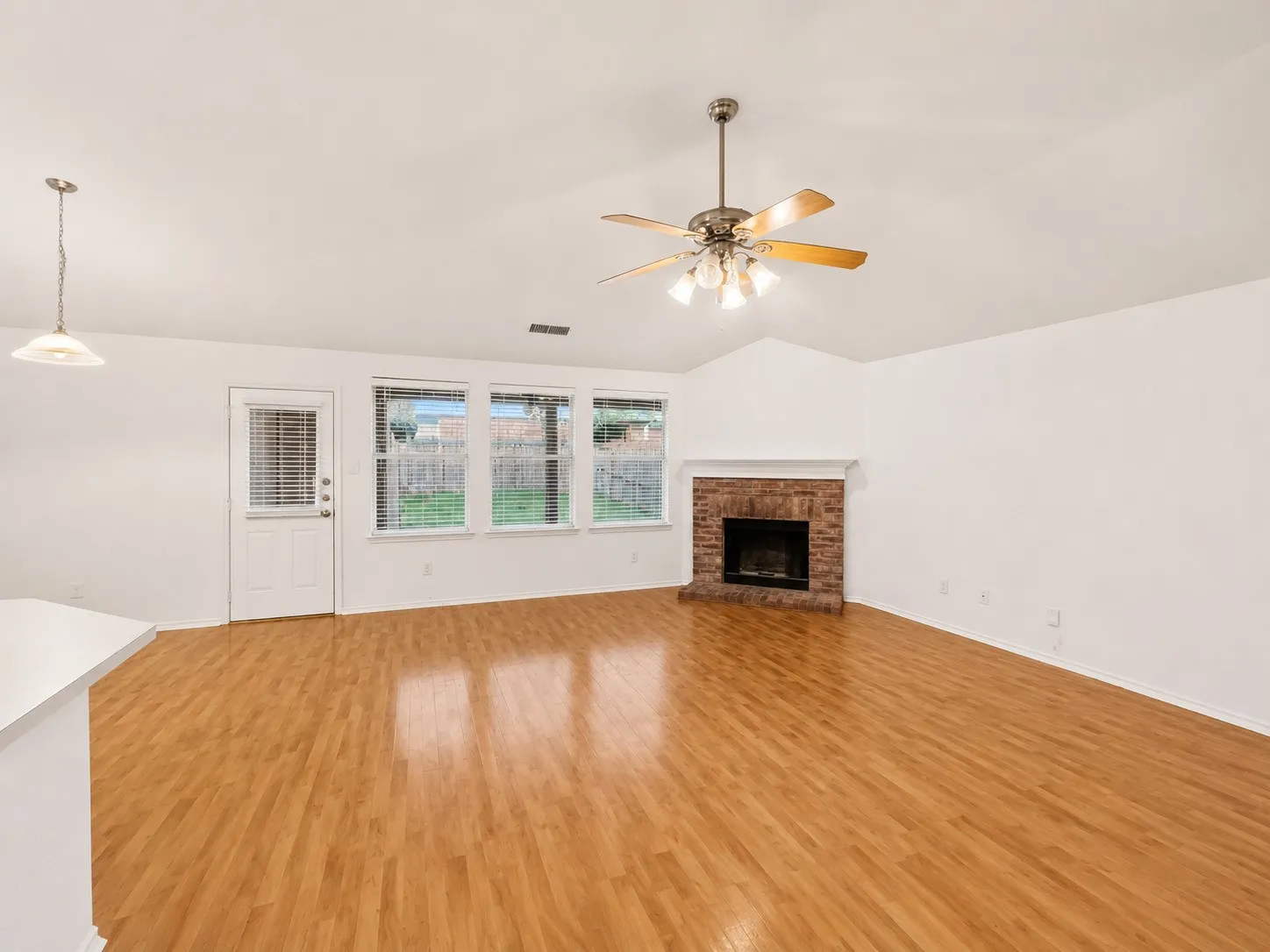 Single Family Residence For Rent in Collin County , 3320 Truman Street, Mc Kinney, Texas 75071, 3 Bedroom, 2 Bathroom, 1 Garage spaces, 1,787 Sqft, built in 2003, mls#21386655, Real Estate Agent in Mc Kinney, Homes For Rent in Collin county, Homes For Rent in Mc Kinney, Realtor in Mc Kinney Texas, Real Estate Brokerage Independent Realty Texas, Luminita Cordes Realtor