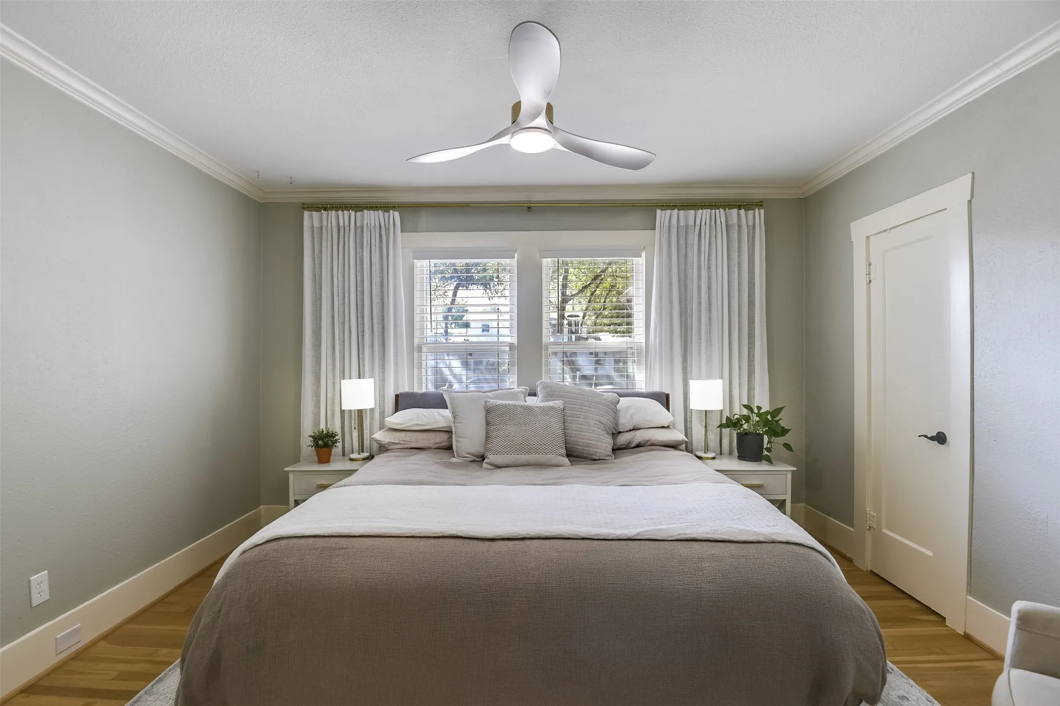 Wow, look at the impressive size of this auxiliary bedroom!  Yes, that is a king-sized bed, giving you a true sense of just how generously proportioned this room is.  There is still plenty of space for additional furnishings.  Don't miss the sizable closet to the right.