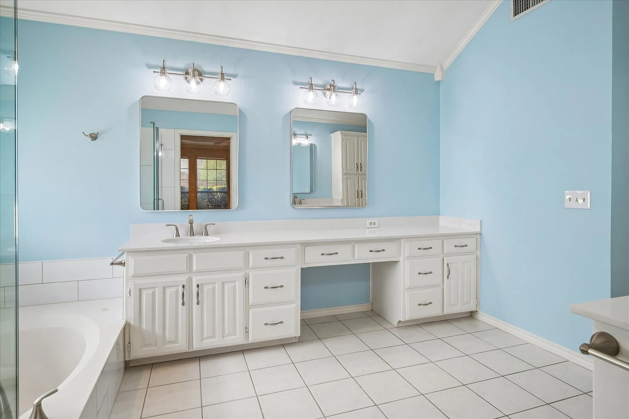 Single Family Residence For Sale in Collin County , 3417 Alsten Lane, Plano, Texas 75093, 4 Bedroom, 3 Bathroom, 3 Garage spaces, 3,434 Sqft, built in 1988, mls#21378819, Real Estate Agent in Plano, Homes For Sale in Collin county, Homes For Sale in Plano, Realtor in Plano Texas, Real Estate Brokerage Independent Realty Texas, Luminita Cordes Realtor