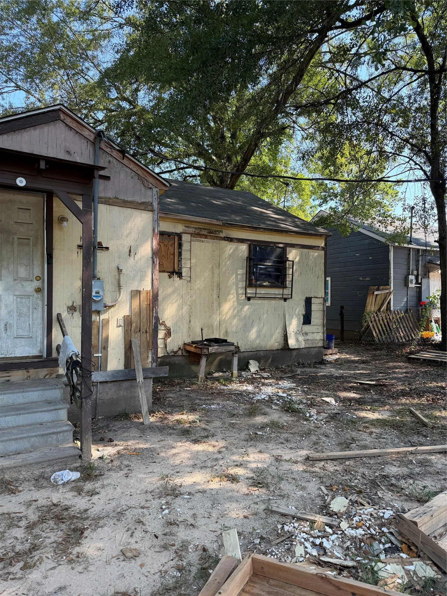 Single Family Residence For Sale in Bowie County , 507 Blanton Avenue, Texarkana, Texas 75501, 3 Bedroom, 1 Bathroom, Garage spaces, 1,058 Sqft, built in 1965, mls#21386670, Real Estate Agent in Texarkana, Homes For Sale in Bowie county, Homes For Sale in Texarkana, Realtor in Texarkana Texas, Real Estate Brokerage Independent Realty Texas, Luminita Cordes Realtor