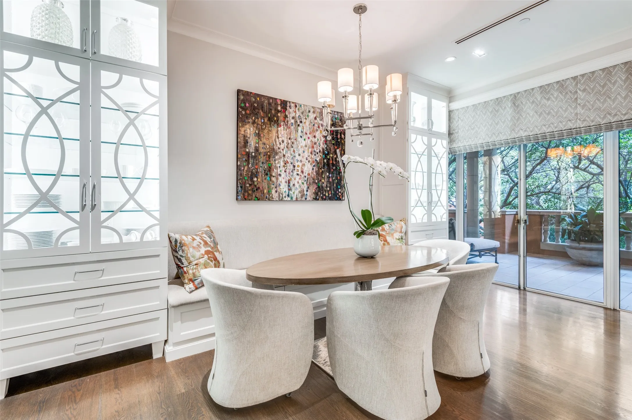 Condominium For Sale in Dallas County , 2801 Turtle Creek Boulevard 3E, Dallas, Texas 75219, 2 Bedroom, 3 Bathroom, 2 Garage spaces, 5,256 Sqft, built in 1992, mls#21385425, Real Estate Agent in Dallas, Homes For Sale in Dallas county, Homes For Sale in Dallas, Realtor in Dallas Texas, Real Estate Brokerage Independent Realty Texas, Luminita Cordes Realtor