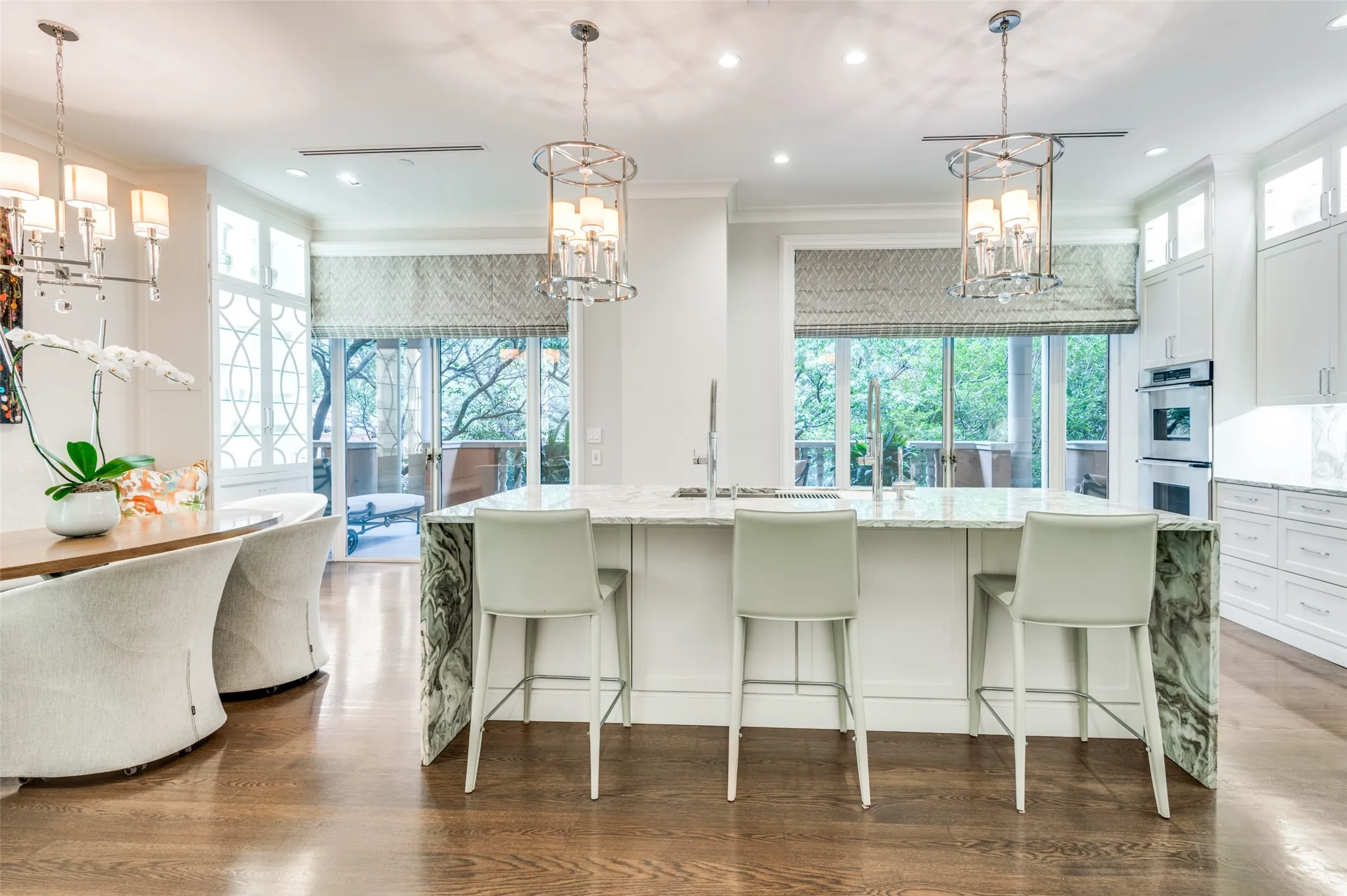 Condominium For Sale in Dallas County , 2801 Turtle Creek Boulevard 3E, Dallas, Texas 75219, 2 Bedroom, 3 Bathroom, 2 Garage spaces, 5,256 Sqft, built in 1992, mls#21385425, Real Estate Agent in Dallas, Homes For Sale in Dallas county, Homes For Sale in Dallas, Realtor in Dallas Texas, Real Estate Brokerage Independent Realty Texas, Luminita Cordes Realtor