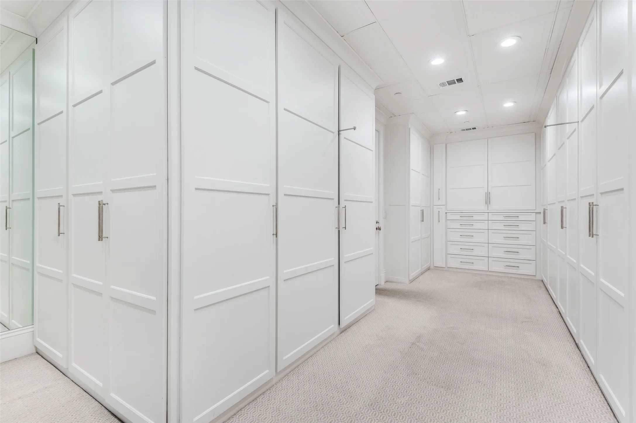 Condominium For Sale in Dallas County , 2801 Turtle Creek Boulevard 3E, Dallas, Texas 75219, 2 Bedroom, 3 Bathroom, 2 Garage spaces, 5,256 Sqft, built in 1992, mls#21385425, Real Estate Agent in Dallas, Homes For Sale in Dallas county, Homes For Sale in Dallas, Realtor in Dallas Texas, Real Estate Brokerage Independent Realty Texas, Luminita Cordes Realtor
