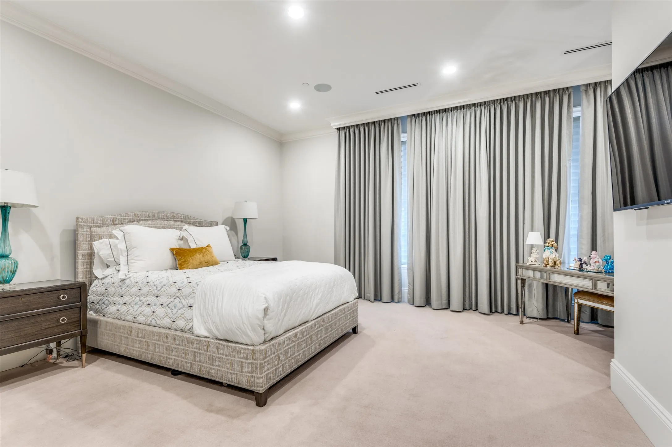 Condominium For Sale in Dallas County , 2801 Turtle Creek Boulevard 3E, Dallas, Texas 75219, 2 Bedroom, 3 Bathroom, 2 Garage spaces, 5,256 Sqft, built in 1992, mls#21385425, Real Estate Agent in Dallas, Homes For Sale in Dallas county, Homes For Sale in Dallas, Realtor in Dallas Texas, Real Estate Brokerage Independent Realty Texas, Luminita Cordes Realtor
