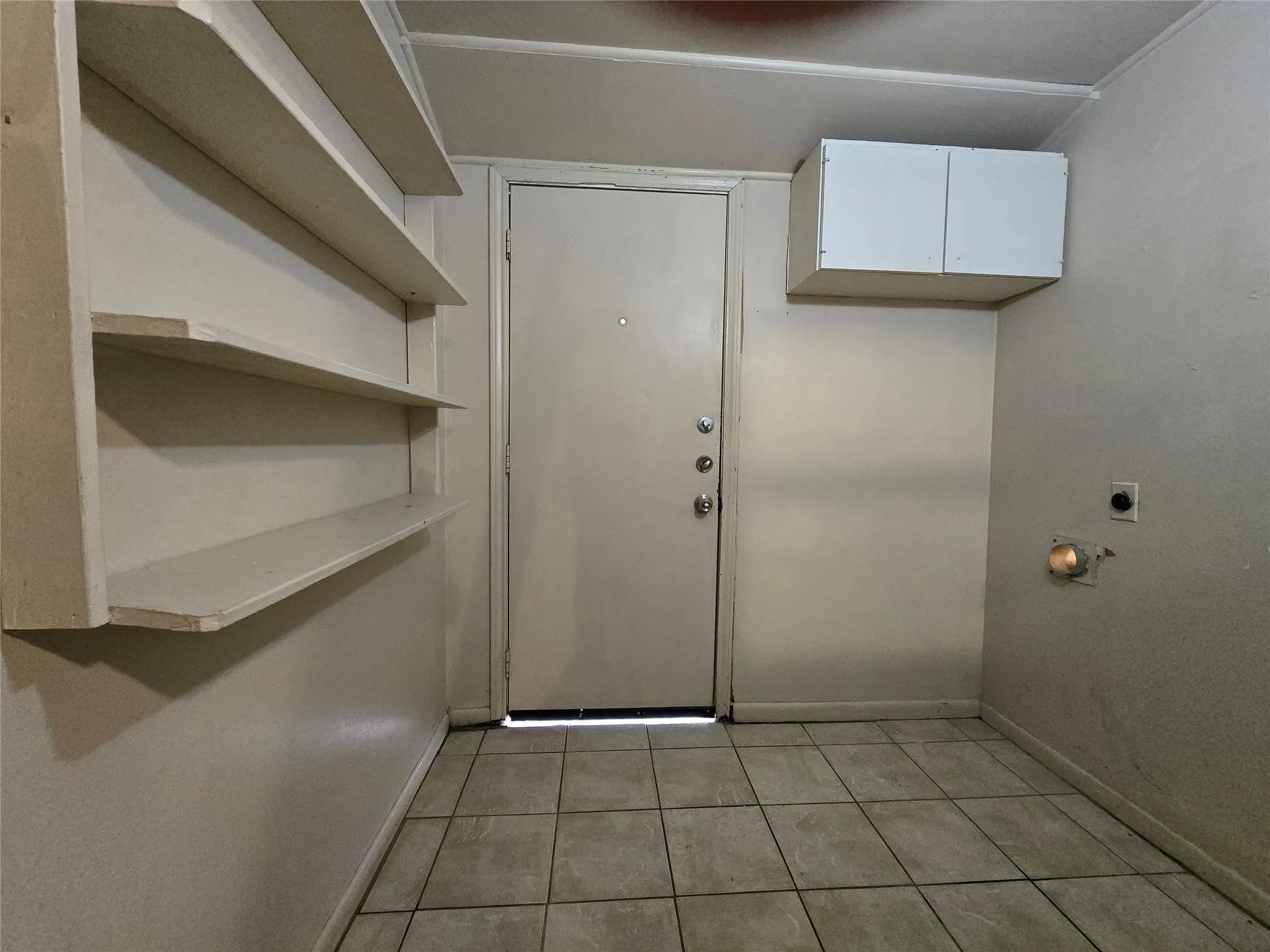 Duplex For Rent in Tarrant County , 2223 Viewtop Lane A, Arlington, Texas 76012, 1 Bedroom, 2 Bathroom, Garage spaces, 800 Sqft, built in 1970, mls#21382673, Real Estate Agent in Arlington, Homes For Rent in Tarrant county, Homes For Rent in Arlington, Realtor in Arlington Texas, Real Estate Brokerage Independent Realty Texas, Luminita Cordes Realtor