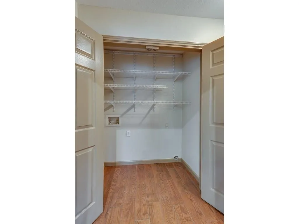 Duplex For Rent in Tarrant County , 414 Bluegrass Lane, Euless, Texas 76039, 2 Bedroom, 1 Bathroom, Garage spaces, 990 Sqft, built in 1981, mls#21343554, Real Estate Agent in Euless, Homes For Rent in Tarrant county, Homes For Rent in Euless, Realtor in Euless Texas, Real Estate Brokerage Independent Realty Texas, Luminita Cordes Realtor