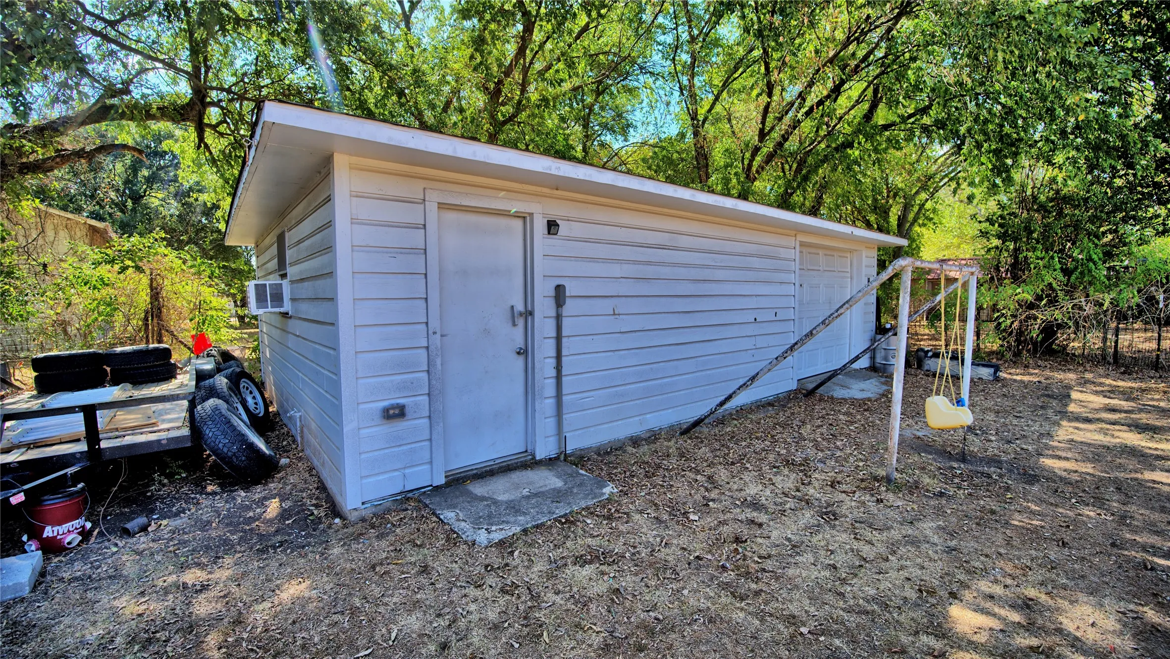 Single Family Residence For Sale in Montague County , 105 E Pecan Street, St Jo, Texas 76265, 4 Bedroom, 2 Bathroom, 2 Garage spaces, 2,606 Sqft, built in 1970, mls#21386668, Real Estate Agent in St Jo, Homes For Sale in Montague county, Homes For Sale in St Jo, Realtor in St Jo Texas, Real Estate Brokerage Independent Realty Texas, Luminita Cordes Realtor
