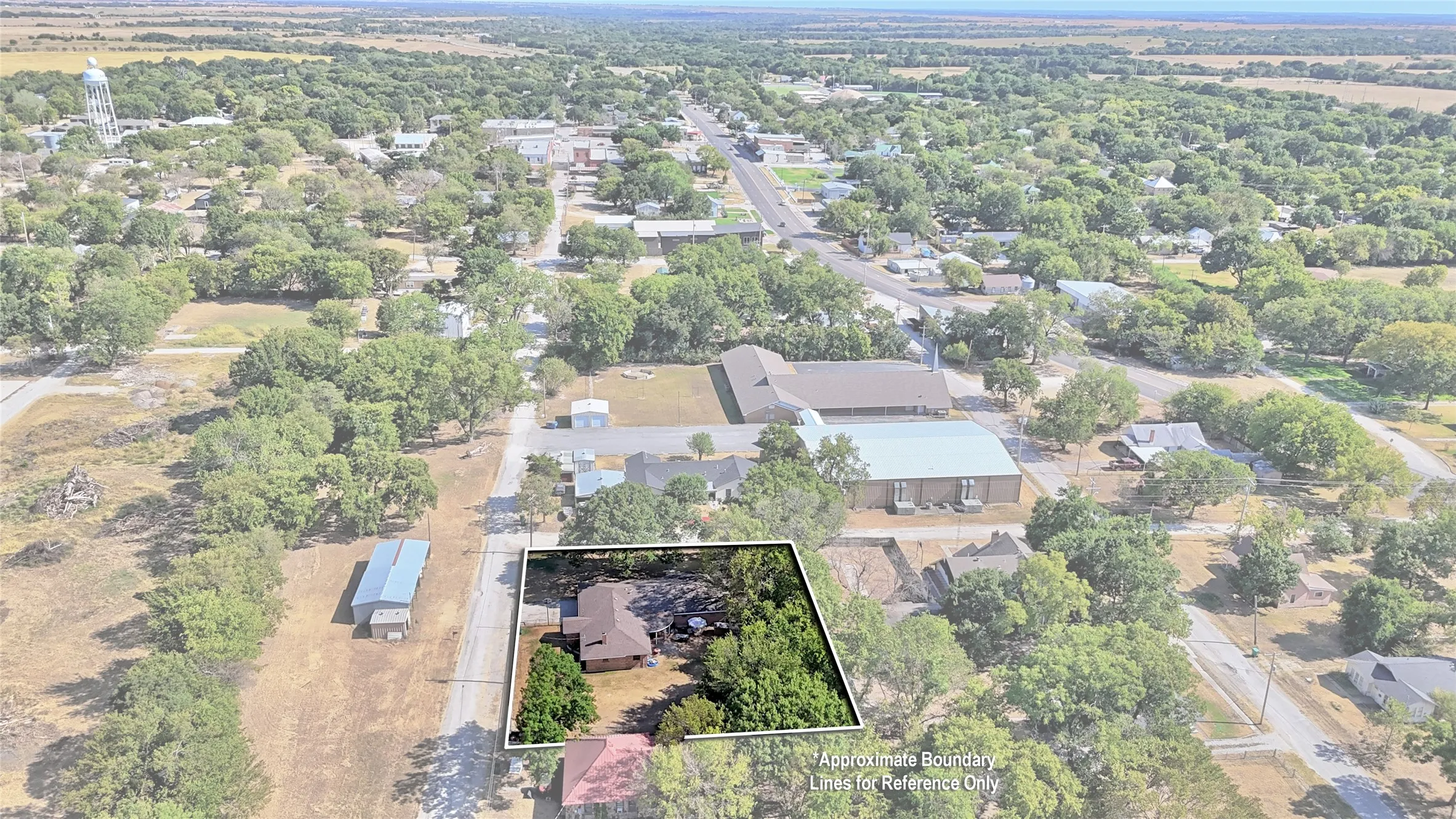 Single Family Residence For Sale in Montague County , 105 E Pecan Street, St Jo, Texas 76265, 4 Bedroom, 2 Bathroom, 2 Garage spaces, 2,606 Sqft, built in 1970, mls#21386668, Real Estate Agent in St Jo, Homes For Sale in Montague county, Homes For Sale in St Jo, Realtor in St Jo Texas, Real Estate Brokerage Independent Realty Texas, Luminita Cordes Realtor