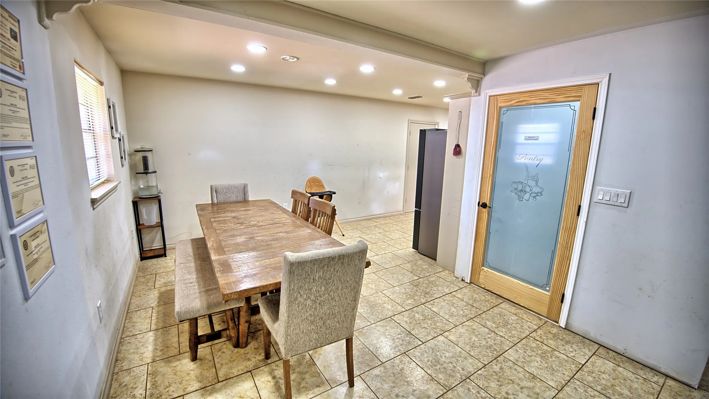 Single Family Residence For Sale in Montague County , 105 E Pecan Street, St Jo, Texas 76265, 4 Bedroom, 2 Bathroom, 2 Garage spaces, 2,606 Sqft, built in 1970, mls#21386668, Real Estate Agent in St Jo, Homes For Sale in Montague county, Homes For Sale in St Jo, Realtor in St Jo Texas, Real Estate Brokerage Independent Realty Texas, Luminita Cordes Realtor