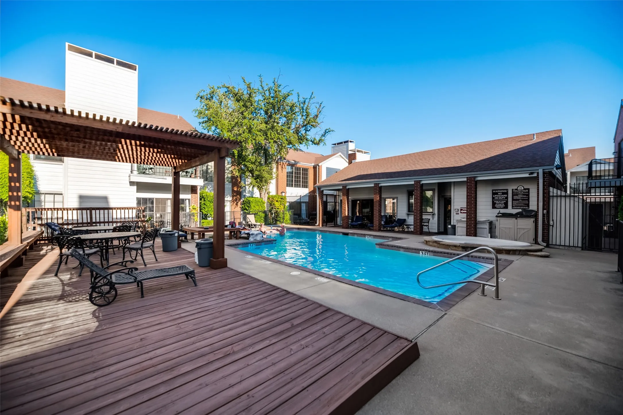 Condominium For Rent in Dallas County , 5100 Verde Valley Lane 255, Dallas, Texas 75254, 2 Bedroom, 2 Bathroom, Garage spaces, 1,154 Sqft, built in 1982, mls#21379291, Real Estate Agent in Dallas, Homes For Rent in Dallas county, Homes For Rent in Dallas, Realtor in Dallas Texas, Real Estate Brokerage Independent Realty Texas, Luminita Cordes Realtor