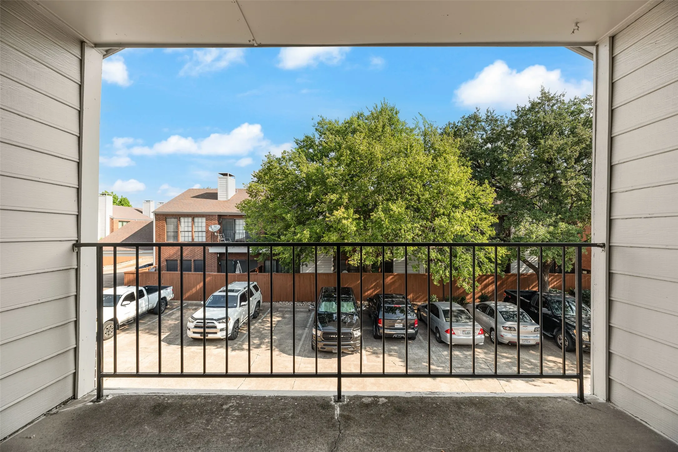 Condominium For Rent in Dallas County , 5100 Verde Valley Lane 255, Dallas, Texas 75254, 2 Bedroom, 2 Bathroom, Garage spaces, 1,154 Sqft, built in 1982, mls#21379291, Real Estate Agent in Dallas, Homes For Rent in Dallas county, Homes For Rent in Dallas, Realtor in Dallas Texas, Real Estate Brokerage Independent Realty Texas, Luminita Cordes Realtor