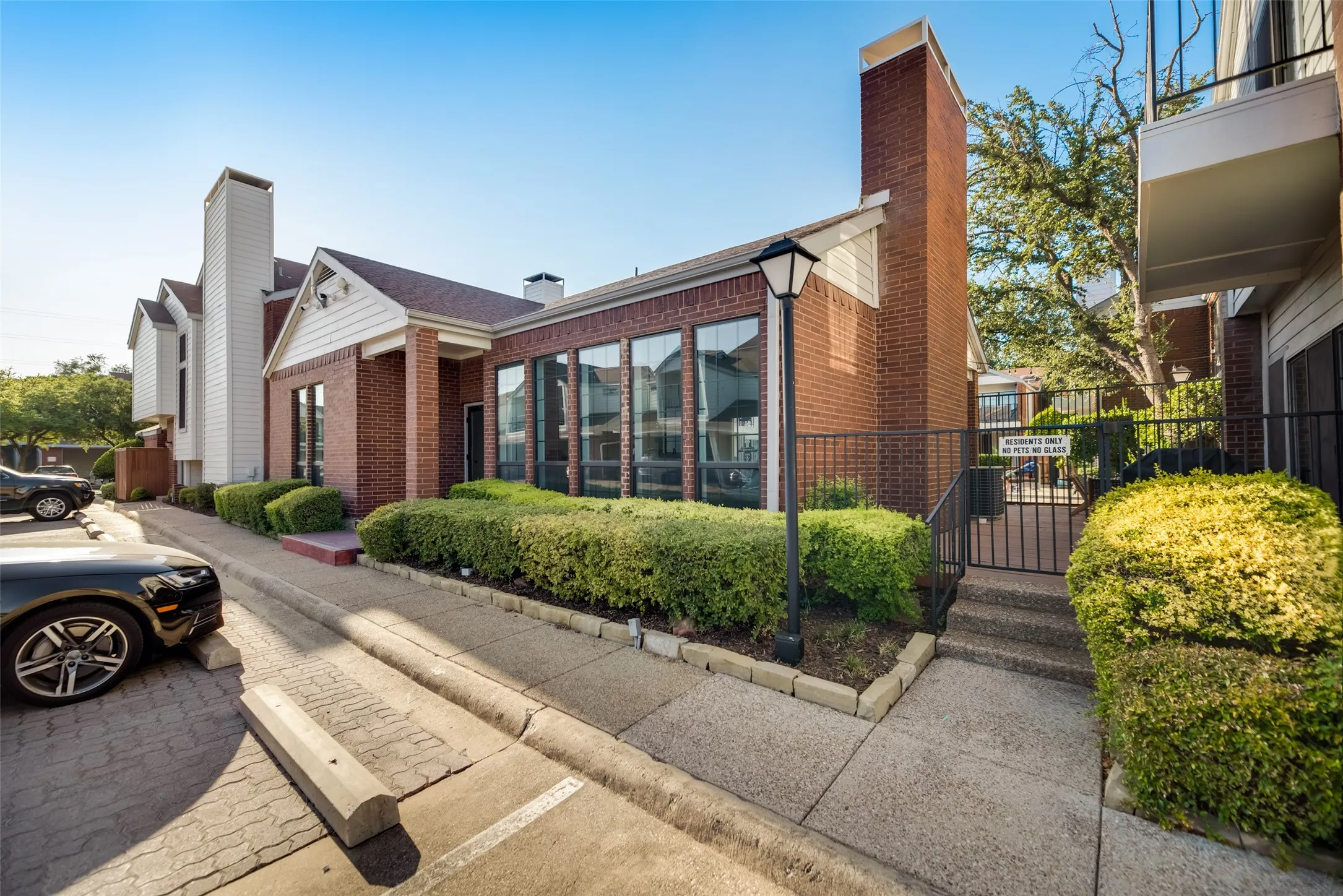 Condominium For Rent in Dallas County , 5100 Verde Valley Lane 255, Dallas, Texas 75254, 2 Bedroom, 2 Bathroom, Garage spaces, 1,154 Sqft, built in 1982, mls#21379291, Real Estate Agent in Dallas, Homes For Rent in Dallas county, Homes For Rent in Dallas, Realtor in Dallas Texas, Real Estate Brokerage Independent Realty Texas, Luminita Cordes Realtor