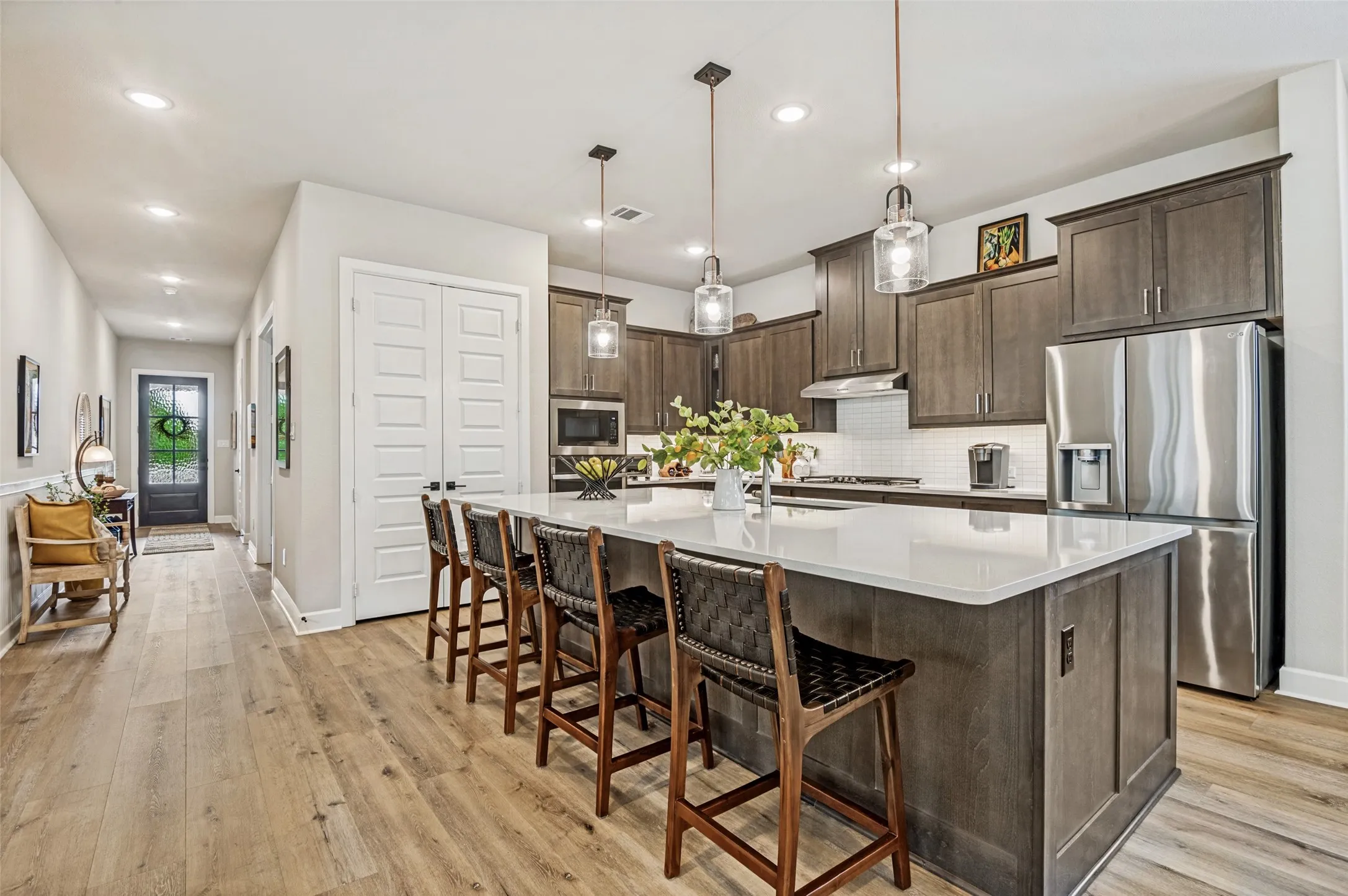 Single Family Residence For Sale in Tarrant County , 4810 Emerald Grove, Arlington, Texas 76005, 2 Bedroom, 2 Bathroom, 2 Garage spaces, 2,250 Sqft, built in 2022, mls#21386676, Real Estate Agent in Arlington, Homes For Sale in Tarrant county, Homes For Sale in Arlington, Realtor in Arlington Texas, Real Estate Brokerage Independent Realty Texas, Luminita Cordes Realtor
