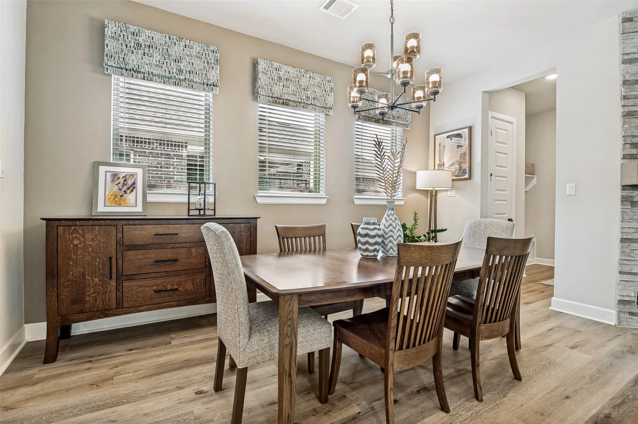 Single Family Residence For Sale in Tarrant County , 4810 Emerald Grove, Arlington, Texas 76005, 2 Bedroom, 2 Bathroom, 2 Garage spaces, 2,250 Sqft, built in 2022, mls#21386676, Real Estate Agent in Arlington, Homes For Sale in Tarrant county, Homes For Sale in Arlington, Realtor in Arlington Texas, Real Estate Brokerage Independent Realty Texas, Luminita Cordes Realtor