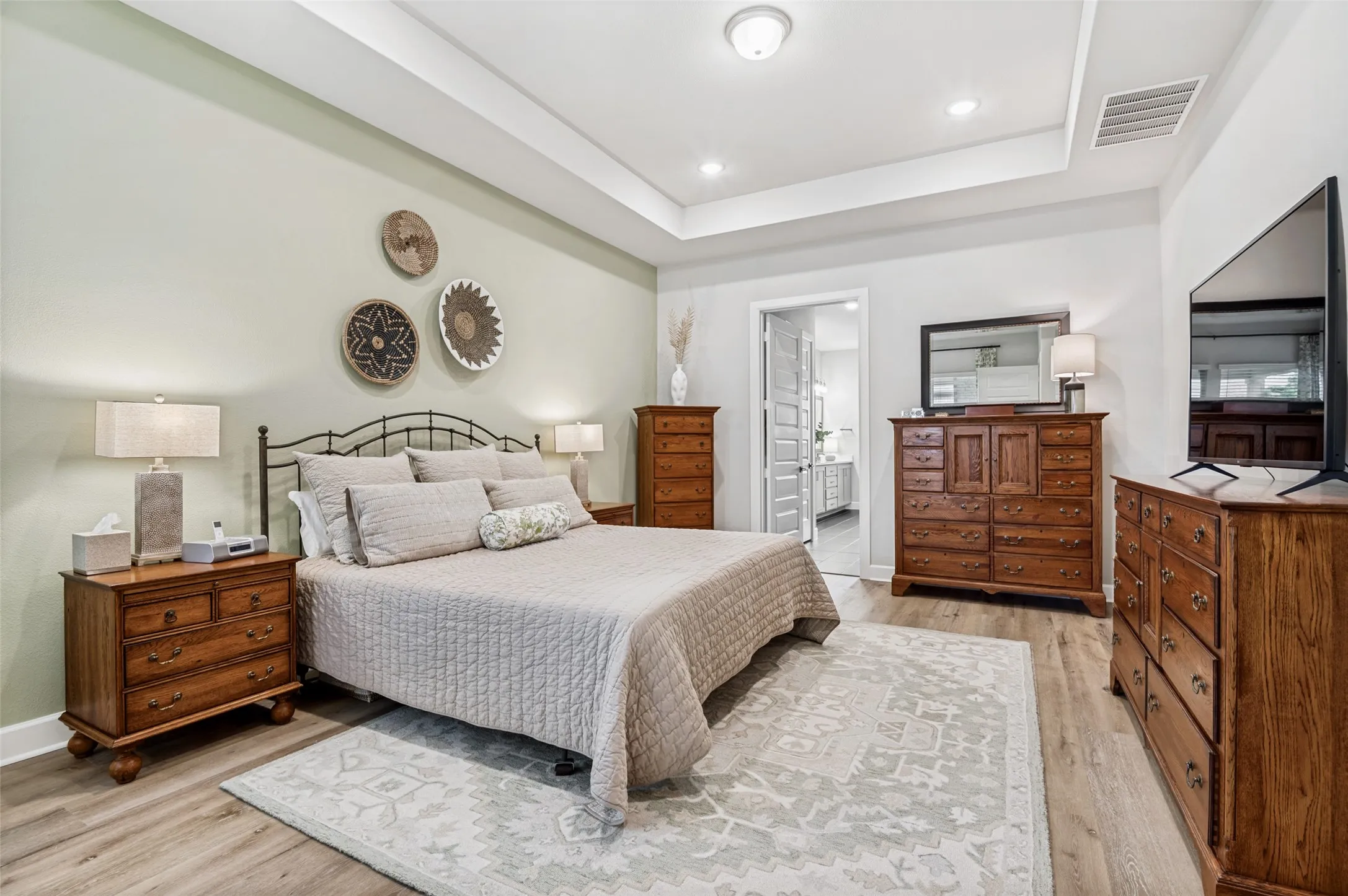 Single Family Residence For Sale in Tarrant County , 4810 Emerald Grove, Arlington, Texas 76005, 2 Bedroom, 2 Bathroom, 2 Garage spaces, 2,250 Sqft, built in 2022, mls#21386676, Real Estate Agent in Arlington, Homes For Sale in Tarrant county, Homes For Sale in Arlington, Realtor in Arlington Texas, Real Estate Brokerage Independent Realty Texas, Luminita Cordes Realtor