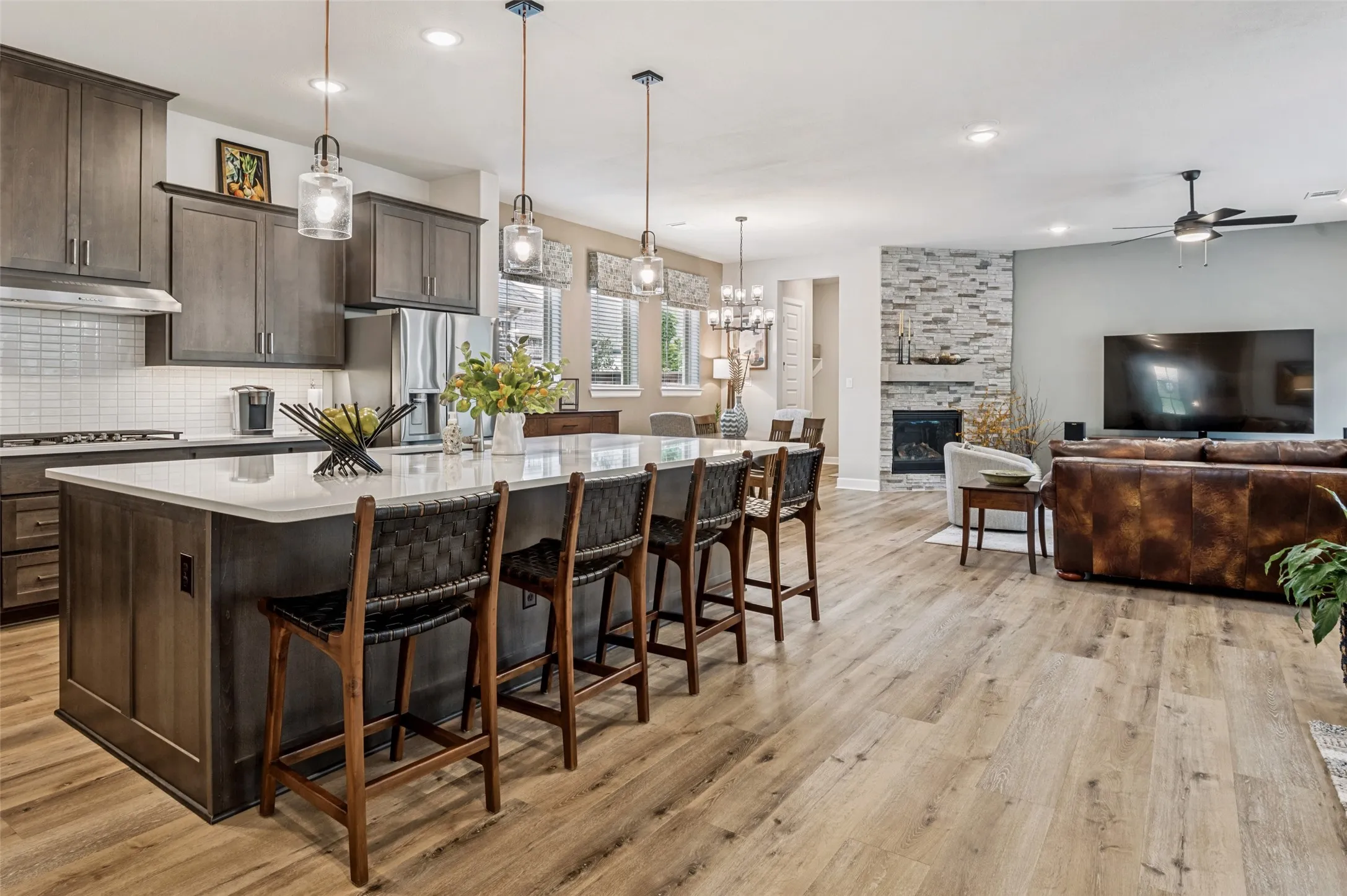Single Family Residence For Sale in Tarrant County , 4810 Emerald Grove, Arlington, Texas 76005, 2 Bedroom, 2 Bathroom, 2 Garage spaces, 2,250 Sqft, built in 2022, mls#21386676, Real Estate Agent in Arlington, Homes For Sale in Tarrant county, Homes For Sale in Arlington, Realtor in Arlington Texas, Real Estate Brokerage Independent Realty Texas, Luminita Cordes Realtor
