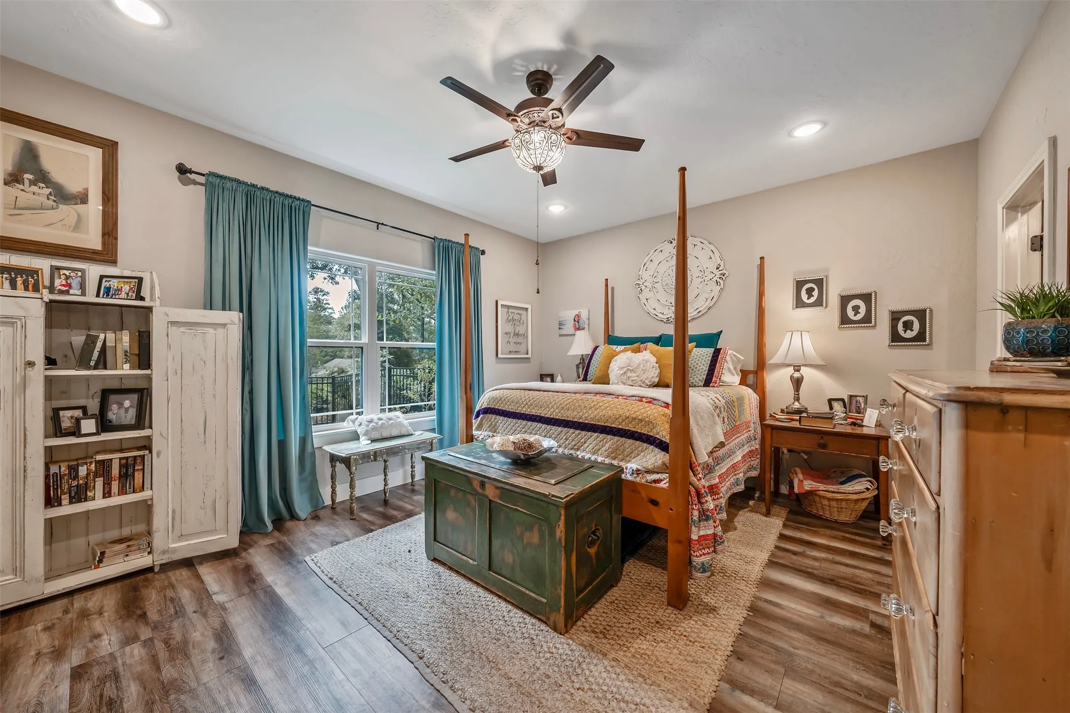 Single Family Residence For Sale in Wood County , 186 Pleasant Hill Lane, Holly Lake Ranch, Texas 75765, 3 Bedroom, 2 Bathroom, 2 Garage spaces, 1,754 Sqft, built in 2021, mls#21385490, Real Estate Agent in Holly Lake Ranch, Homes For Sale in Wood county, Homes For Sale in Holly Lake Ranch, Realtor in Holly Lake Ranch Texas, Real Estate Brokerage Independent Realty Texas, Luminita Cordes Realtor