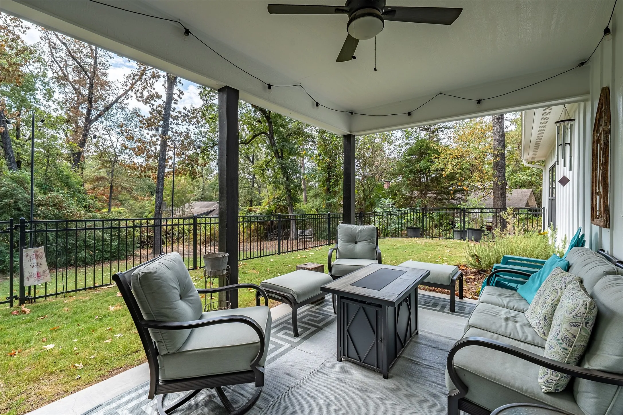 Single Family Residence For Sale in Wood County , 186 Pleasant Hill Lane, Holly Lake Ranch, Texas 75765, 3 Bedroom, 2 Bathroom, 2 Garage spaces, 1,754 Sqft, built in 2021, mls#21385490, Real Estate Agent in Holly Lake Ranch, Homes For Sale in Wood county, Homes For Sale in Holly Lake Ranch, Realtor in Holly Lake Ranch Texas, Real Estate Brokerage Independent Realty Texas, Luminita Cordes Realtor