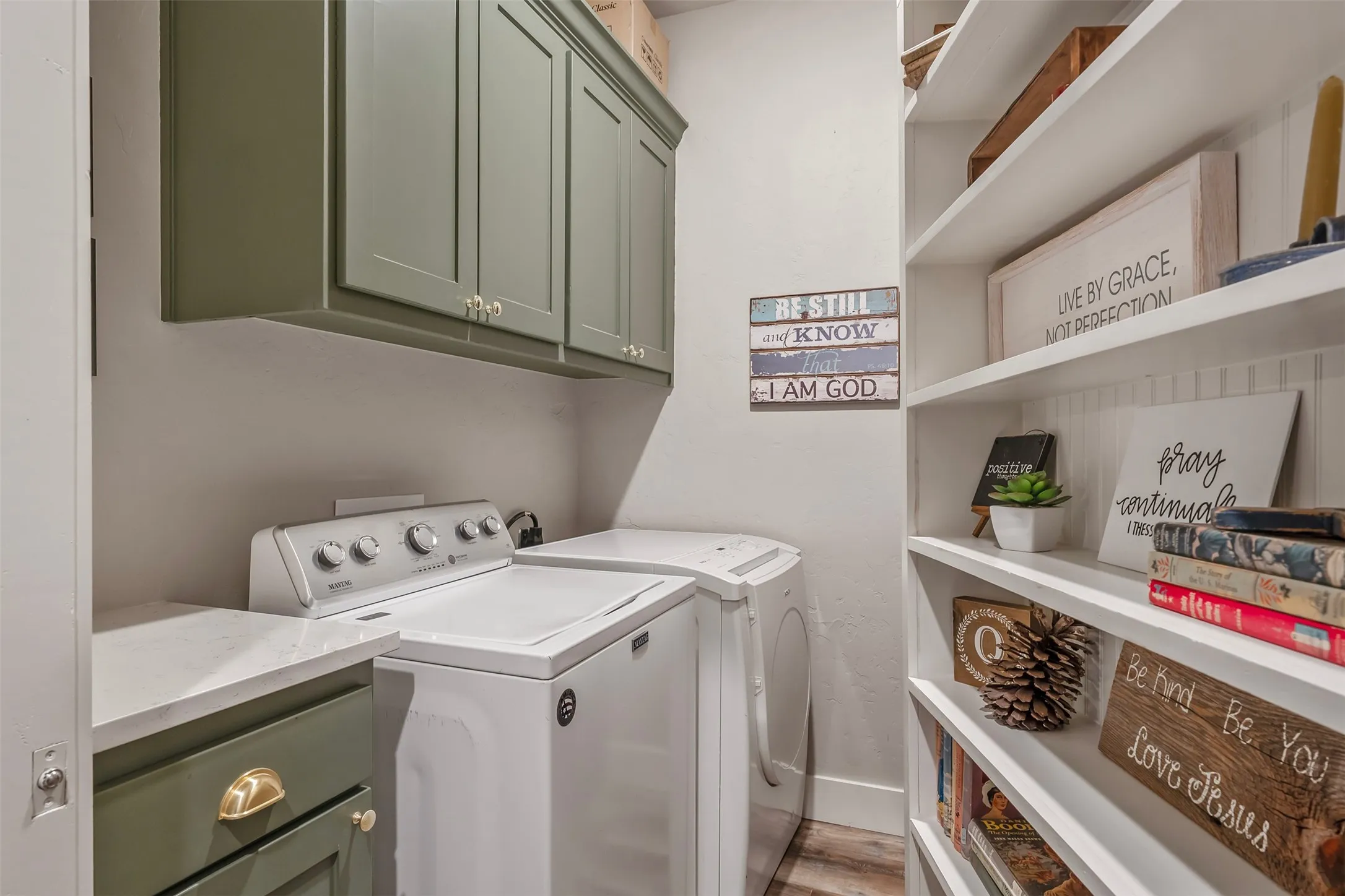 Single Family Residence For Sale in Wood County , 186 Pleasant Hill Lane, Holly Lake Ranch, Texas 75765, 3 Bedroom, 2 Bathroom, 2 Garage spaces, 1,754 Sqft, built in 2021, mls#21385490, Real Estate Agent in Holly Lake Ranch, Homes For Sale in Wood county, Homes For Sale in Holly Lake Ranch, Realtor in Holly Lake Ranch Texas, Real Estate Brokerage Independent Realty Texas, Luminita Cordes Realtor