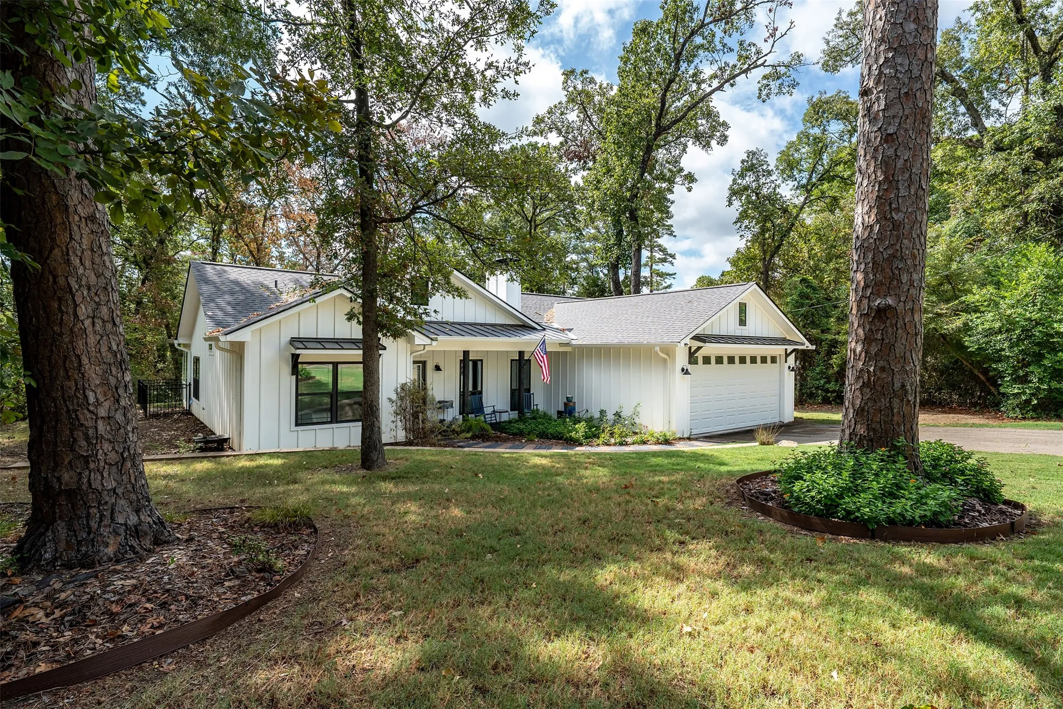 Single Family Residence For Sale in Wood County , 186 Pleasant Hill Lane, Holly Lake Ranch, Texas 75765, 3 Bedroom, 2 Bathroom, 2 Garage spaces, 1,754 Sqft, built in 2021, mls#21385490, Real Estate Agent in Holly Lake Ranch, Homes For Sale in Wood county, Homes For Sale in Holly Lake Ranch, Realtor in Holly Lake Ranch Texas, Real Estate Brokerage Independent Realty Texas, Luminita Cordes Realtor