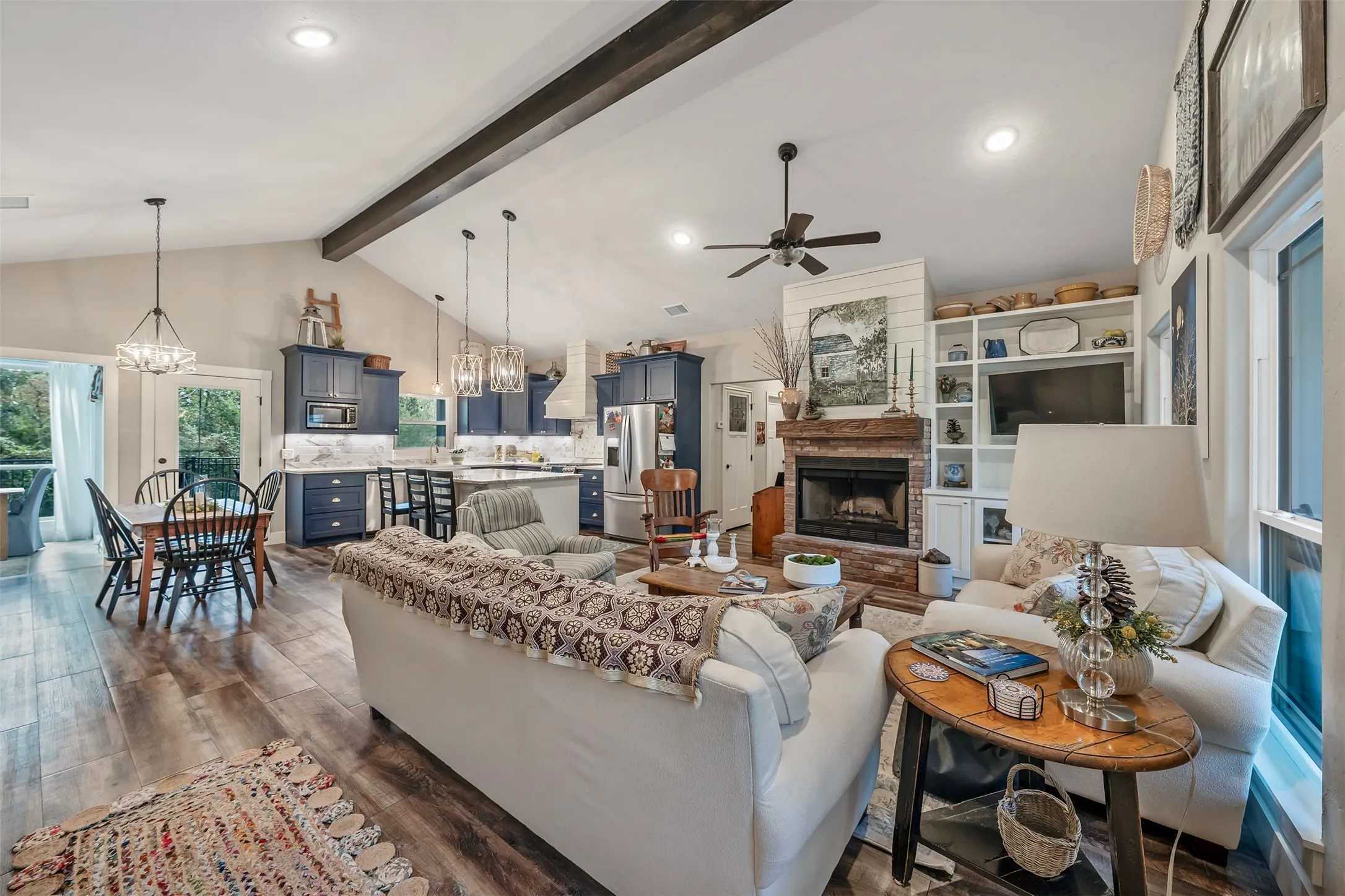 Single Family Residence For Sale in Wood County , 186 Pleasant Hill Lane, Holly Lake Ranch, Texas 75765, 3 Bedroom, 2 Bathroom, 2 Garage spaces, 1,754 Sqft, built in 2021, mls#21385490, Real Estate Agent in Holly Lake Ranch, Homes For Sale in Wood county, Homes For Sale in Holly Lake Ranch, Realtor in Holly Lake Ranch Texas, Real Estate Brokerage Independent Realty Texas, Luminita Cordes Realtor