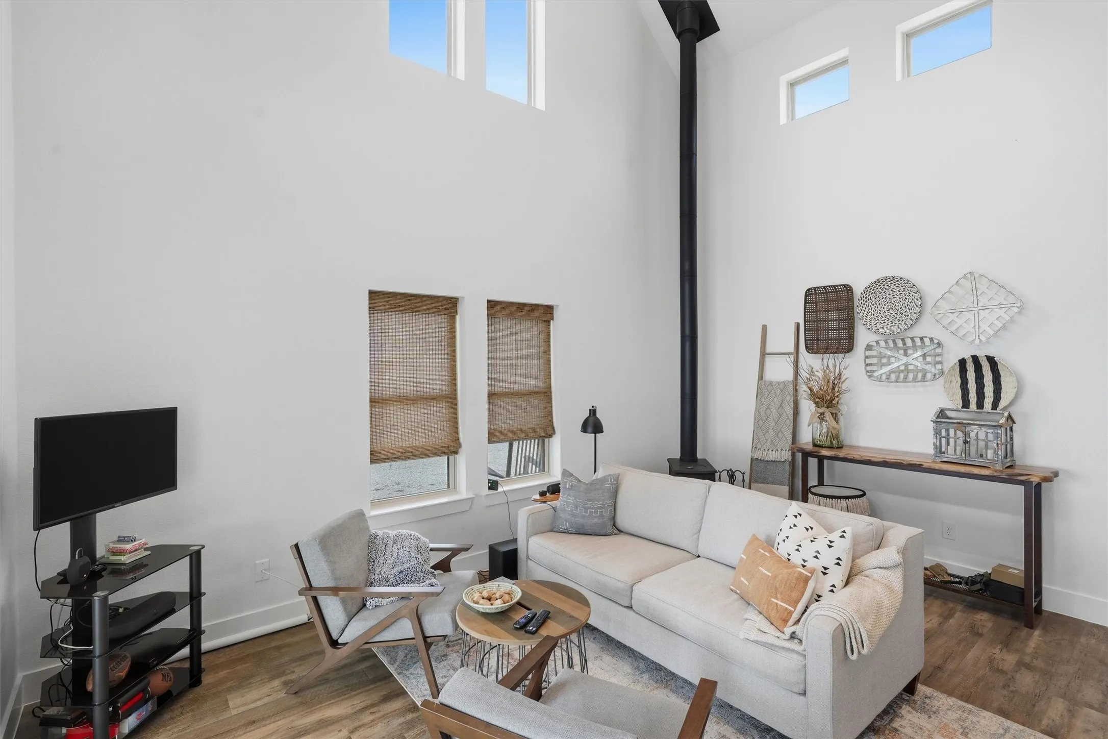Single Family Residence For Sale in Palo Pinto County , 582 Clara Lane, Santo, Texas 76472, 1 Bedroom, 1 Bathroom, 2 Garage spaces, 1,067 Sqft, built in 2020, mls#21385910, Real Estate Agent in Santo, Homes For Sale in Palo Pinto county, Homes For Sale in Santo, Realtor in Santo Texas, Real Estate Brokerage Independent Realty Texas, Luminita Cordes Realtor