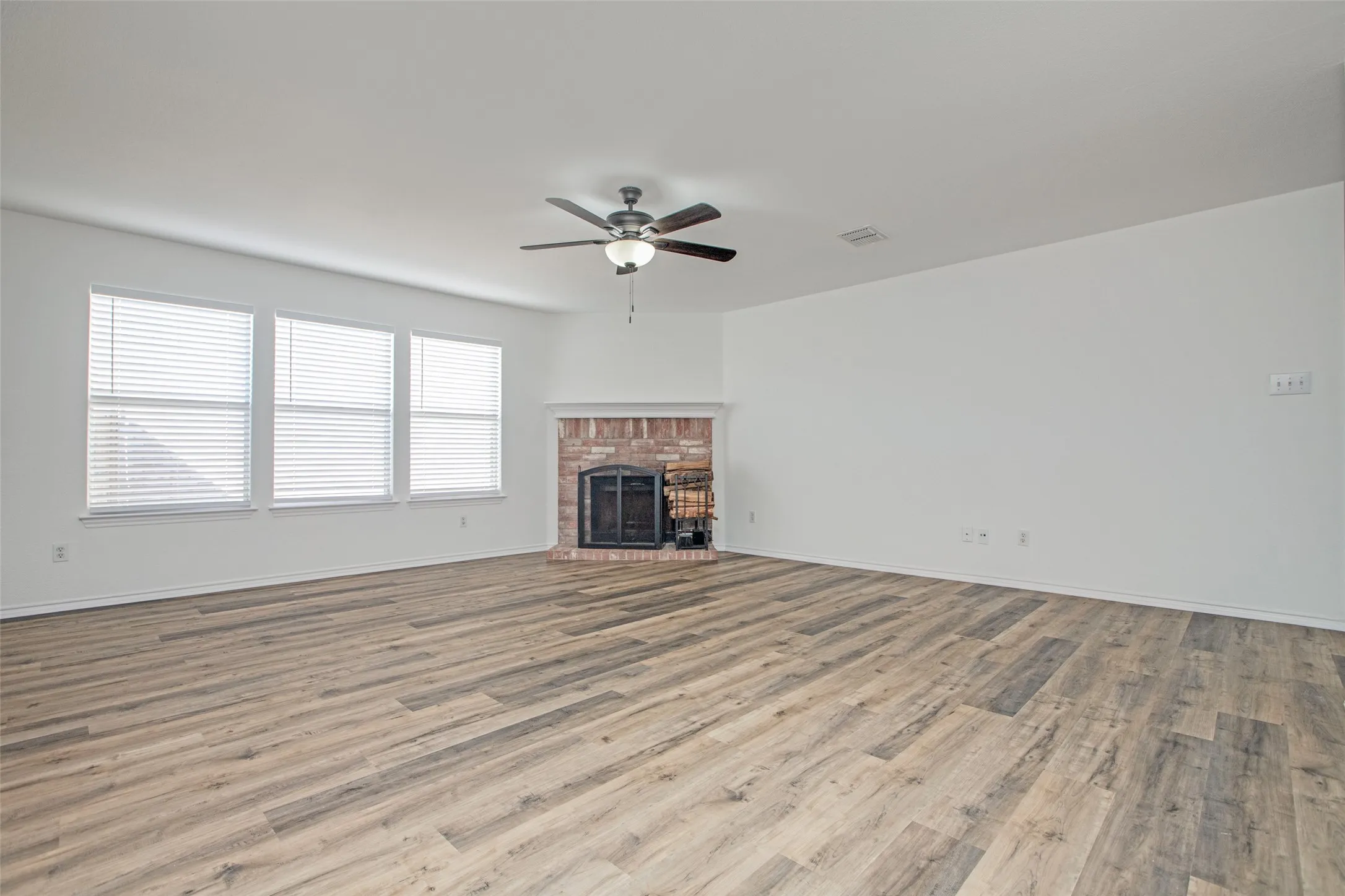 Single Family Residence For Sale in Collin County , 2607 Buckskin Drive, Mc Kinney, Texas 75071, 3 Bedroom, 2 Bathroom, 2 Garage spaces, 1,595 Sqft, built in 2000, mls#21386328, Real Estate Agent in Mc Kinney, Homes For Sale in Collin county, Homes For Sale in Mc Kinney, Realtor in Mc Kinney Texas, Real Estate Brokerage Independent Realty Texas, Luminita Cordes Realtor