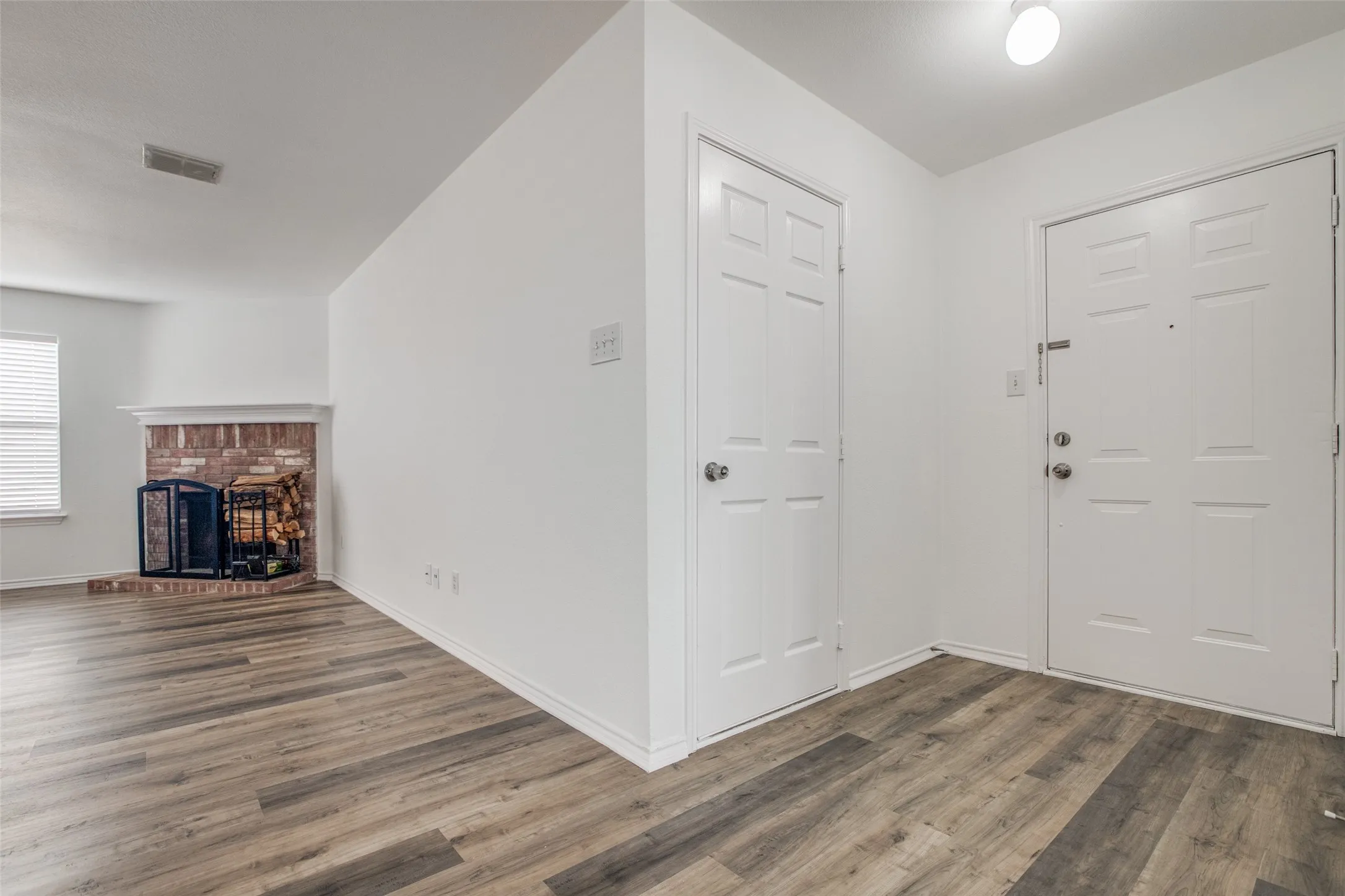 Single Family Residence For Sale in Collin County , 2607 Buckskin Drive, Mc Kinney, Texas 75071, 3 Bedroom, 2 Bathroom, 2 Garage spaces, 1,595 Sqft, built in 2000, mls#21386328, Real Estate Agent in Mc Kinney, Homes For Sale in Collin county, Homes For Sale in Mc Kinney, Realtor in Mc Kinney Texas, Real Estate Brokerage Independent Realty Texas, Luminita Cordes Realtor