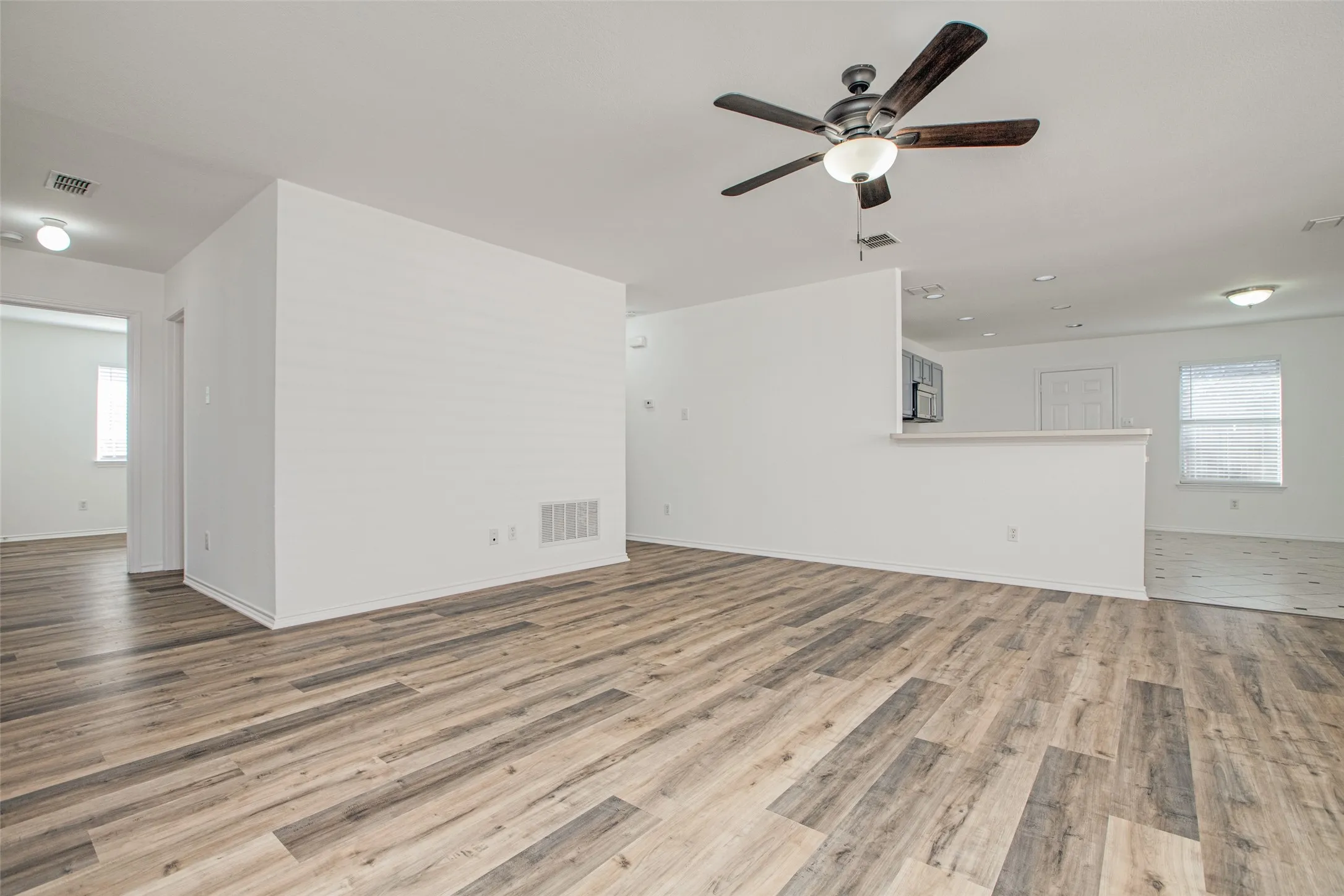 Single Family Residence For Sale in Collin County , 2607 Buckskin Drive, Mc Kinney, Texas 75071, 3 Bedroom, 2 Bathroom, 2 Garage spaces, 1,595 Sqft, built in 2000, mls#21386328, Real Estate Agent in Mc Kinney, Homes For Sale in Collin county, Homes For Sale in Mc Kinney, Realtor in Mc Kinney Texas, Real Estate Brokerage Independent Realty Texas, Luminita Cordes Realtor