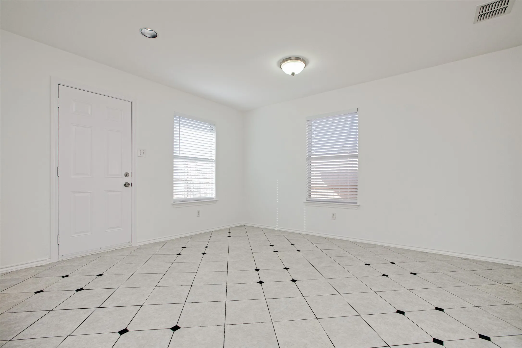 Single Family Residence For Sale in Collin County , 2607 Buckskin Drive, Mc Kinney, Texas 75071, 3 Bedroom, 2 Bathroom, 2 Garage spaces, 1,595 Sqft, built in 2000, mls#21386328, Real Estate Agent in Mc Kinney, Homes For Sale in Collin county, Homes For Sale in Mc Kinney, Realtor in Mc Kinney Texas, Real Estate Brokerage Independent Realty Texas, Luminita Cordes Realtor