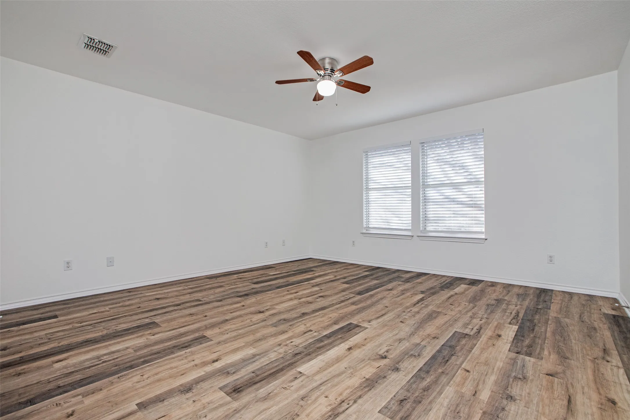 Single Family Residence For Sale in Collin County , 2607 Buckskin Drive, Mc Kinney, Texas 75071, 3 Bedroom, 2 Bathroom, 2 Garage spaces, 1,595 Sqft, built in 2000, mls#21386328, Real Estate Agent in Mc Kinney, Homes For Sale in Collin county, Homes For Sale in Mc Kinney, Realtor in Mc Kinney Texas, Real Estate Brokerage Independent Realty Texas, Luminita Cordes Realtor