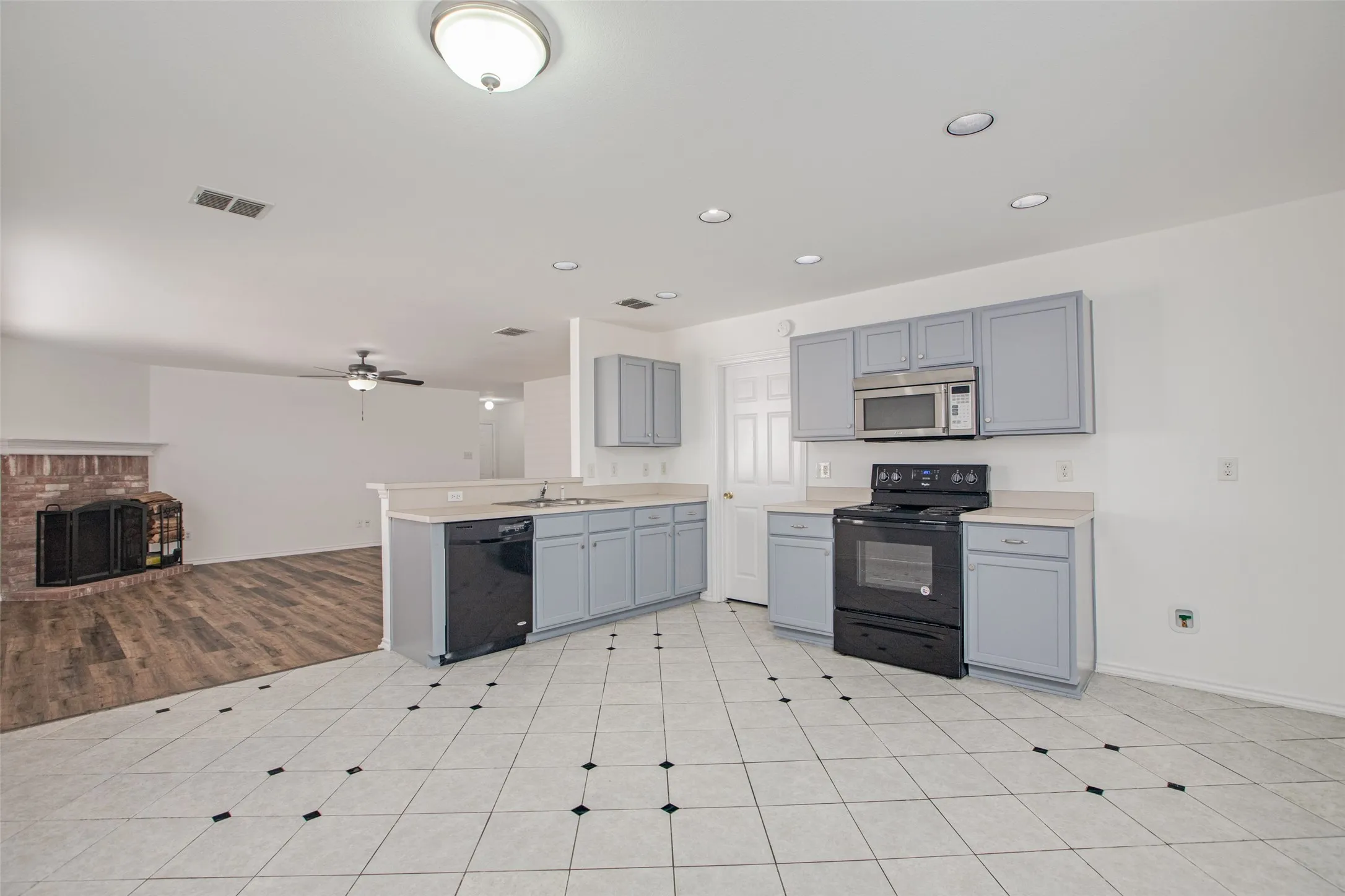 Single Family Residence For Sale in Collin County , 2607 Buckskin Drive, Mc Kinney, Texas 75071, 3 Bedroom, 2 Bathroom, 2 Garage spaces, 1,595 Sqft, built in 2000, mls#21386328, Real Estate Agent in Mc Kinney, Homes For Sale in Collin county, Homes For Sale in Mc Kinney, Realtor in Mc Kinney Texas, Real Estate Brokerage Independent Realty Texas, Luminita Cordes Realtor