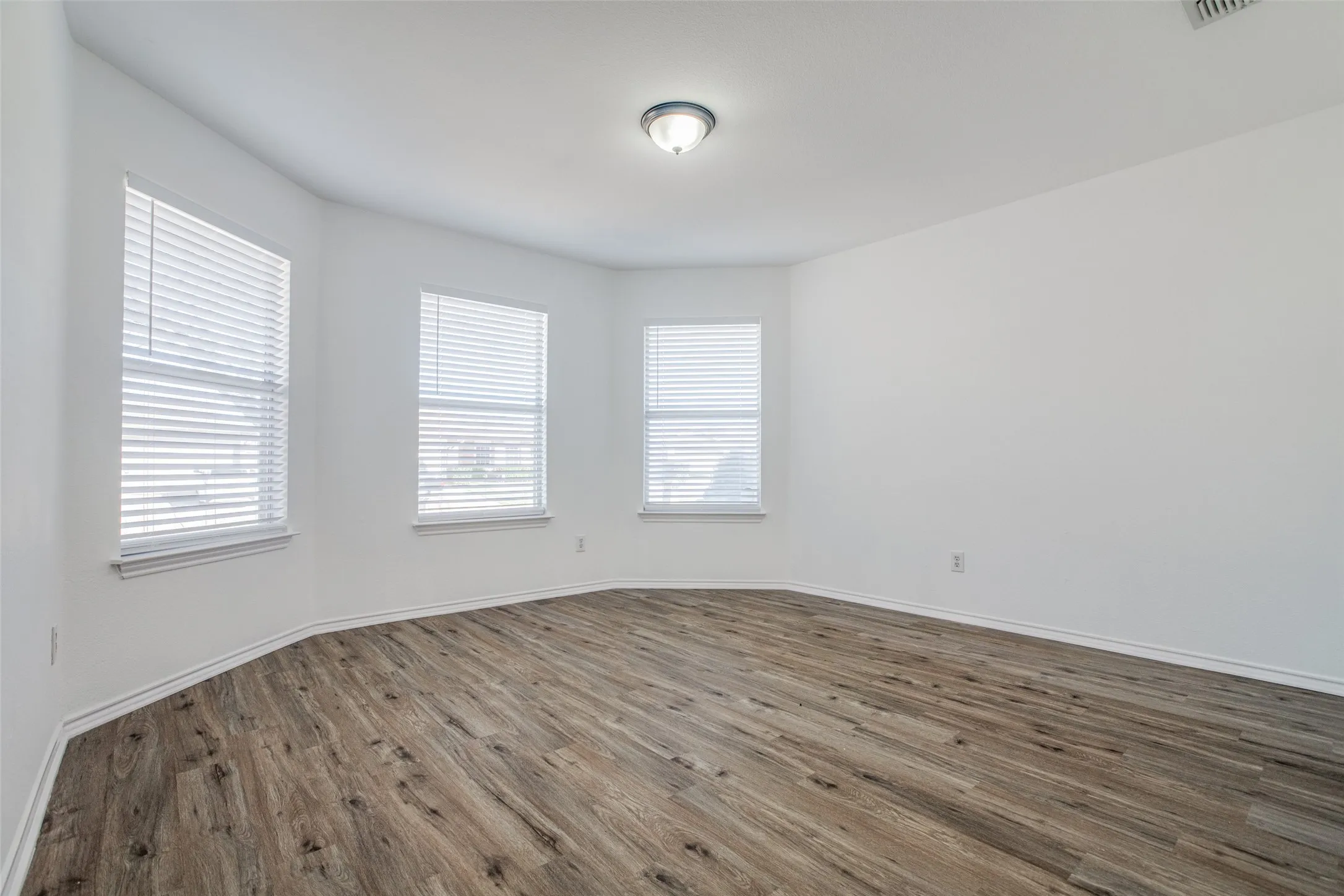 Single Family Residence For Sale in Collin County , 2607 Buckskin Drive, Mc Kinney, Texas 75071, 3 Bedroom, 2 Bathroom, 2 Garage spaces, 1,595 Sqft, built in 2000, mls#21386328, Real Estate Agent in Mc Kinney, Homes For Sale in Collin county, Homes For Sale in Mc Kinney, Realtor in Mc Kinney Texas, Real Estate Brokerage Independent Realty Texas, Luminita Cordes Realtor