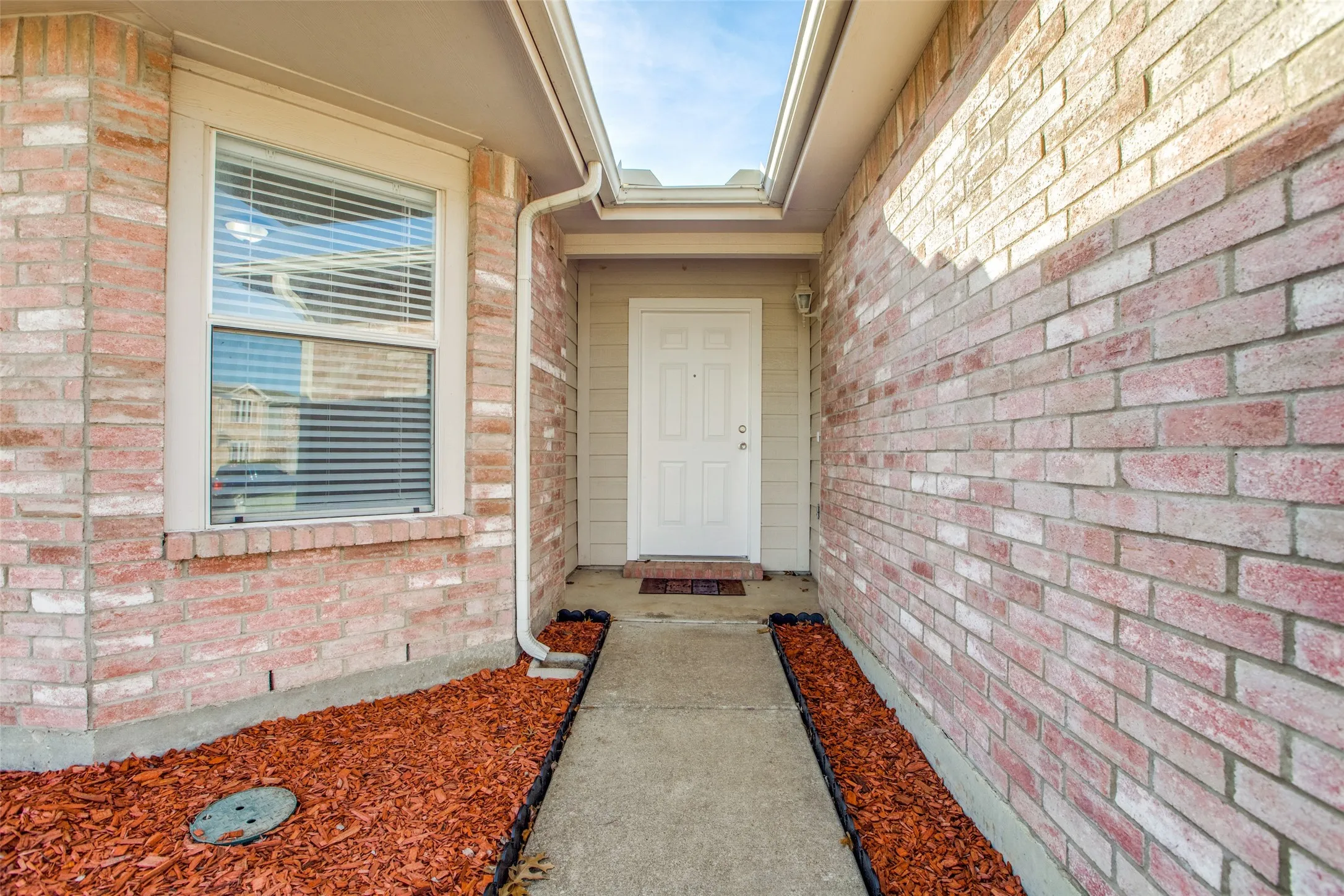 Single Family Residence For Sale in Collin County , 2607 Buckskin Drive, Mc Kinney, Texas 75071, 3 Bedroom, 2 Bathroom, 2 Garage spaces, 1,595 Sqft, built in 2000, mls#21386328, Real Estate Agent in Mc Kinney, Homes For Sale in Collin county, Homes For Sale in Mc Kinney, Realtor in Mc Kinney Texas, Real Estate Brokerage Independent Realty Texas, Luminita Cordes Realtor
